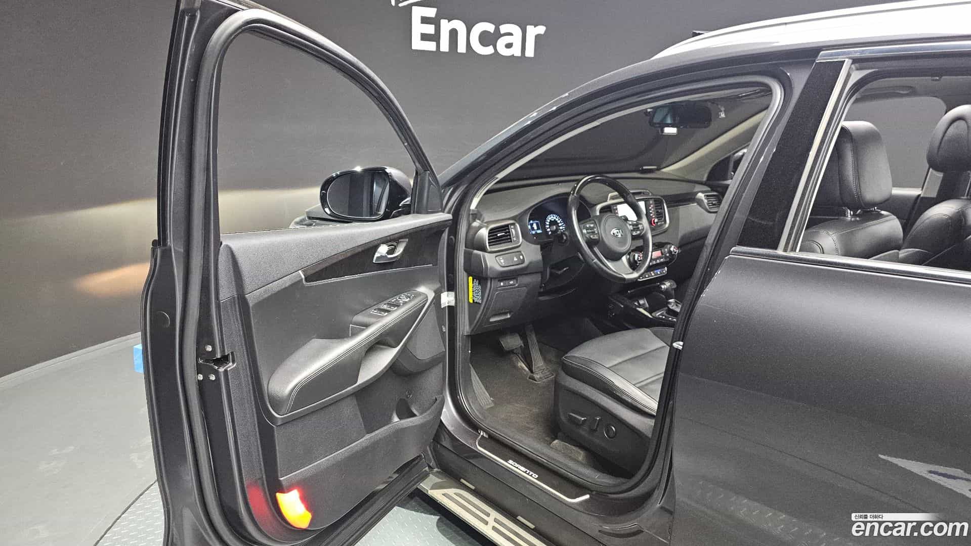 Sorento Kia 2015.6-INNER-010