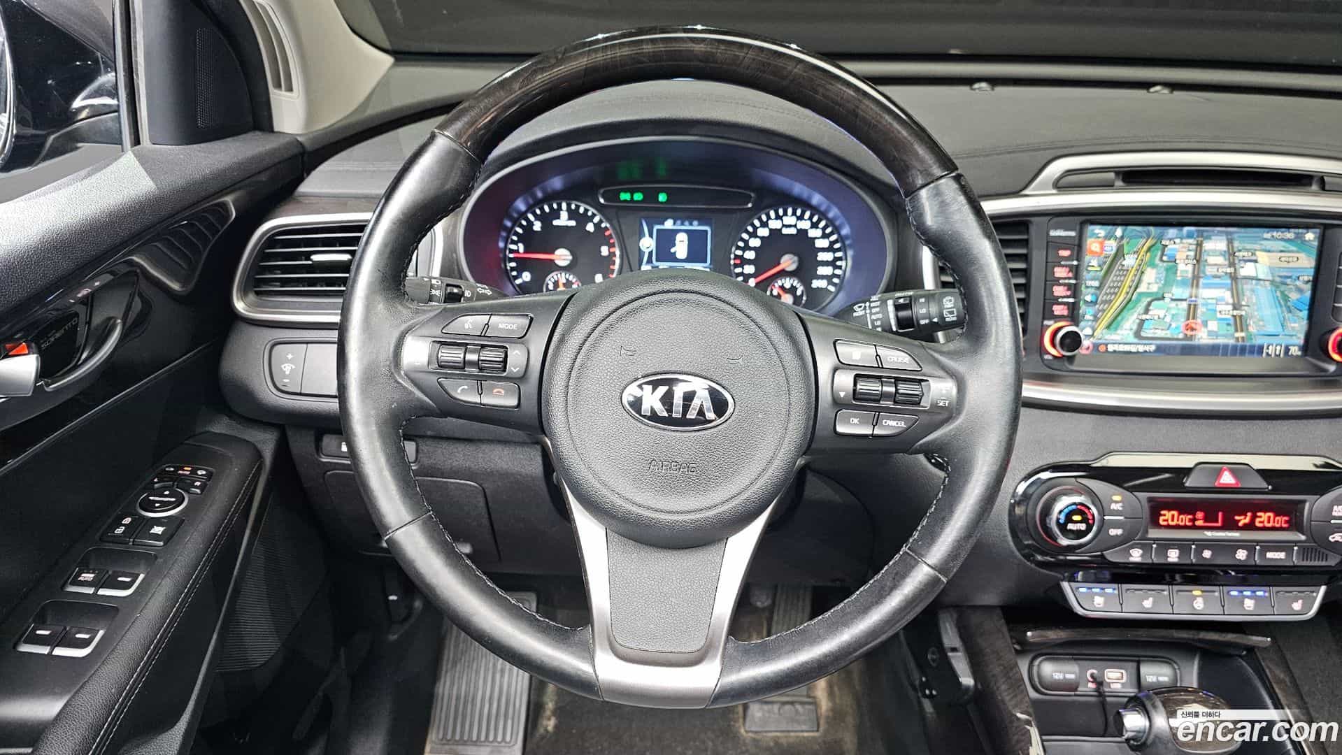 Sorento Kia 2015.6-OPTION-017