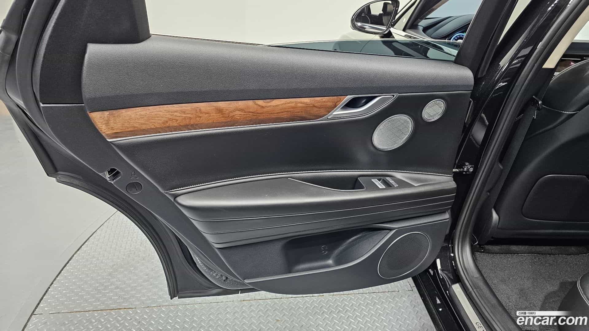 G80 Genesis 2021.11-INNER-035