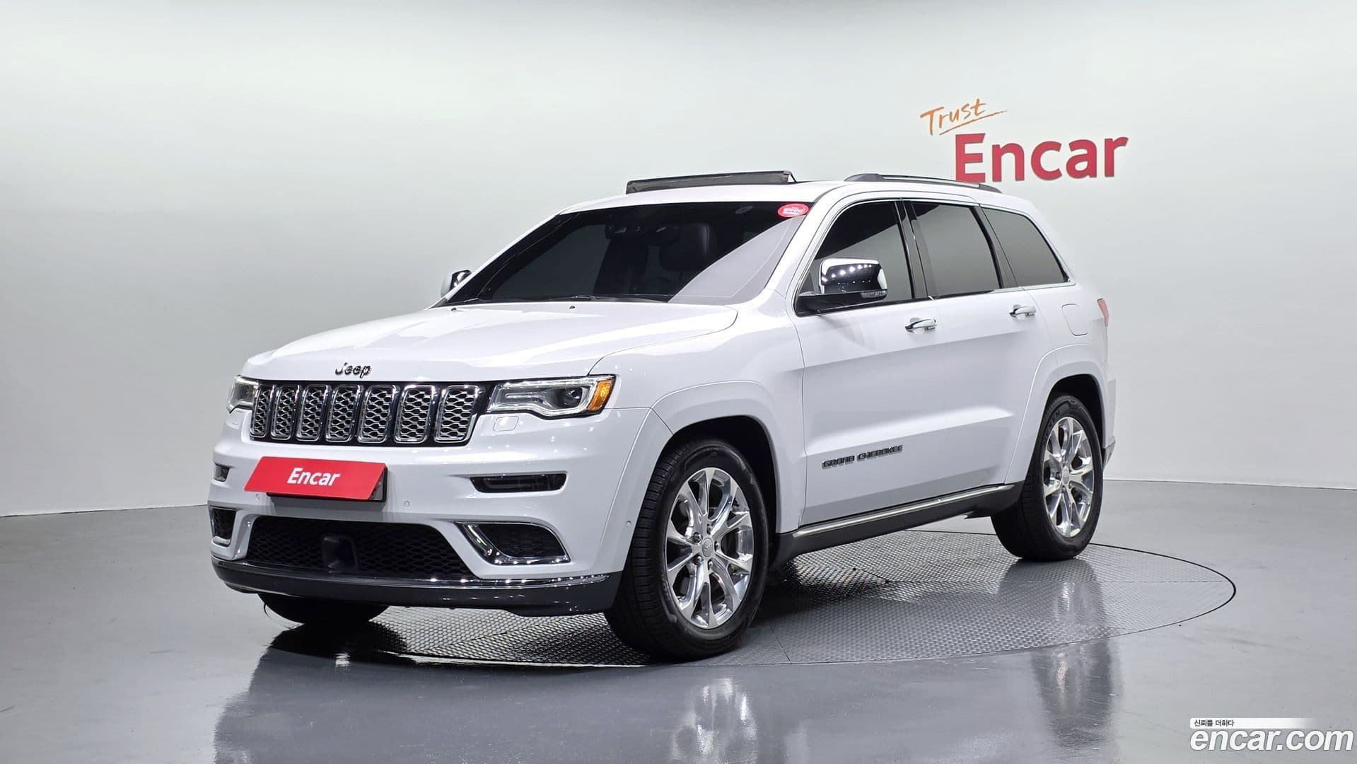Main__Slider__Photo:Cherokee Jeep 2019.9-0