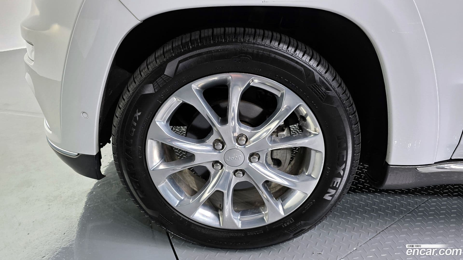 Main__Slider__Photo:Cherokee Jeep 2019.9-4