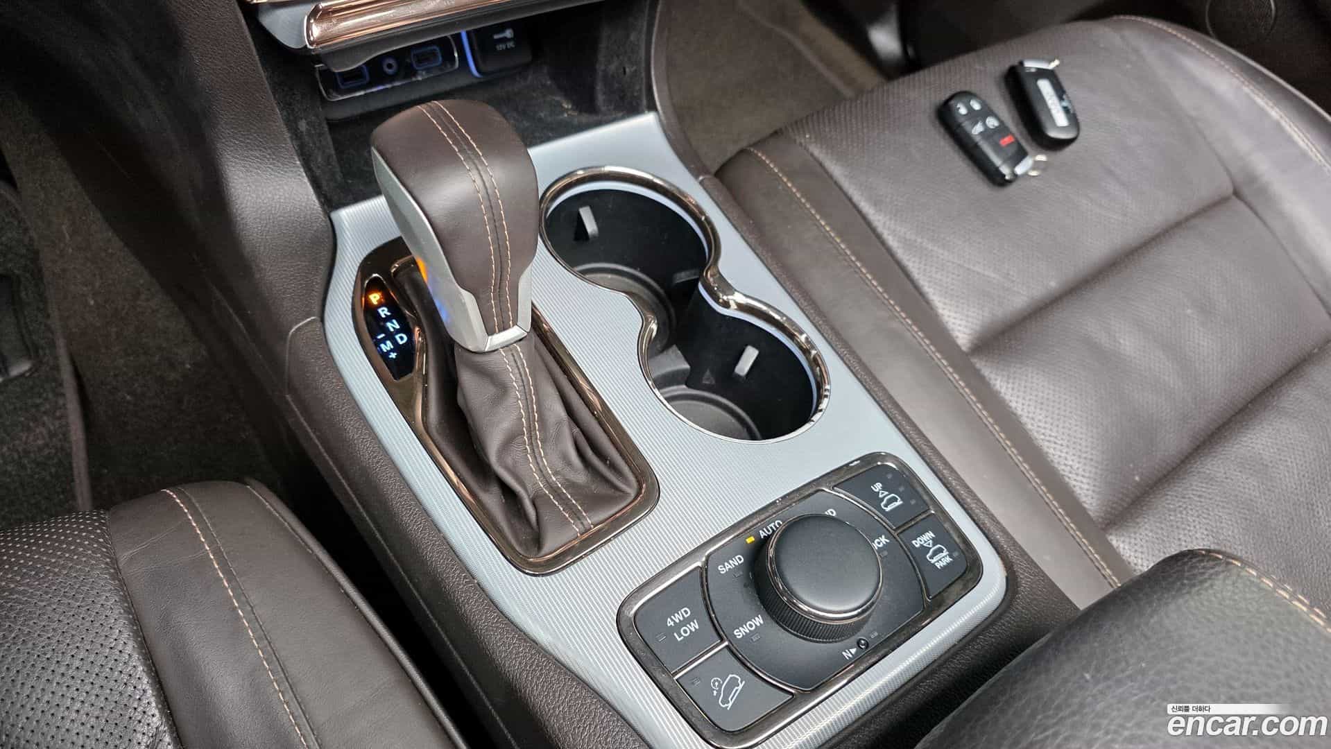 Cherokee Jeep 2019.9-INNER-009