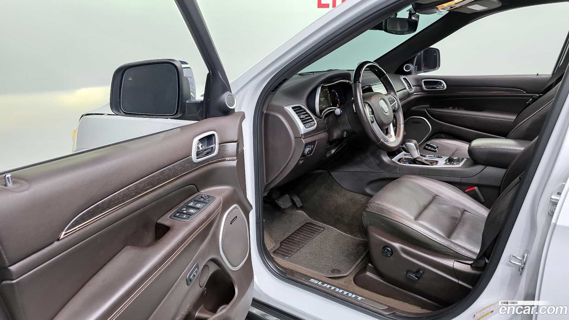 Cherokee Jeep 2019.9-INNER-010