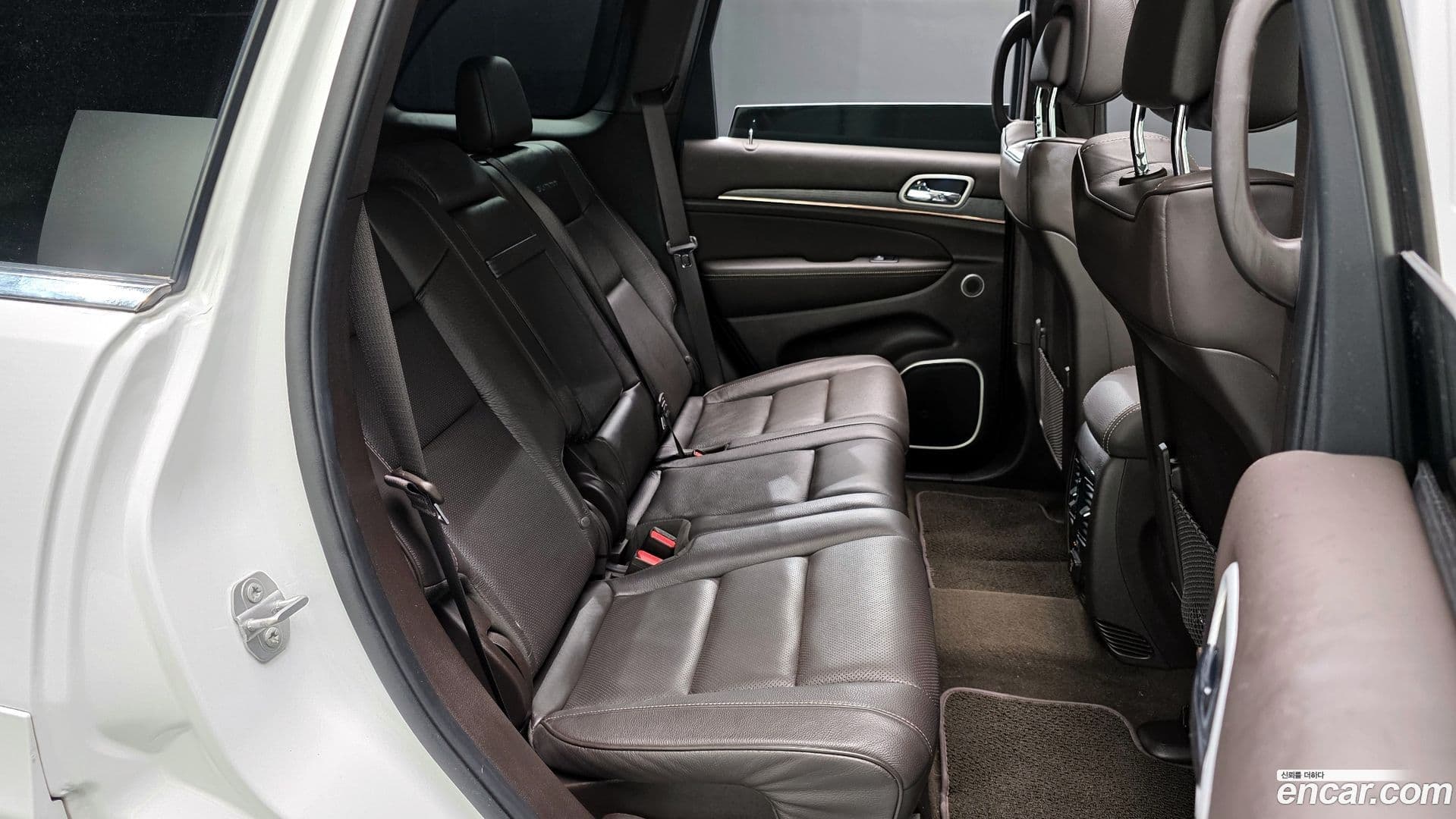 Main__Slider__Photo:Cherokee Jeep 2019.9-10