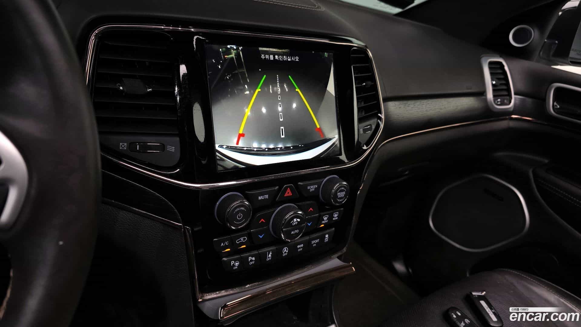 Cherokee Jeep 2019.9-OPTION-023