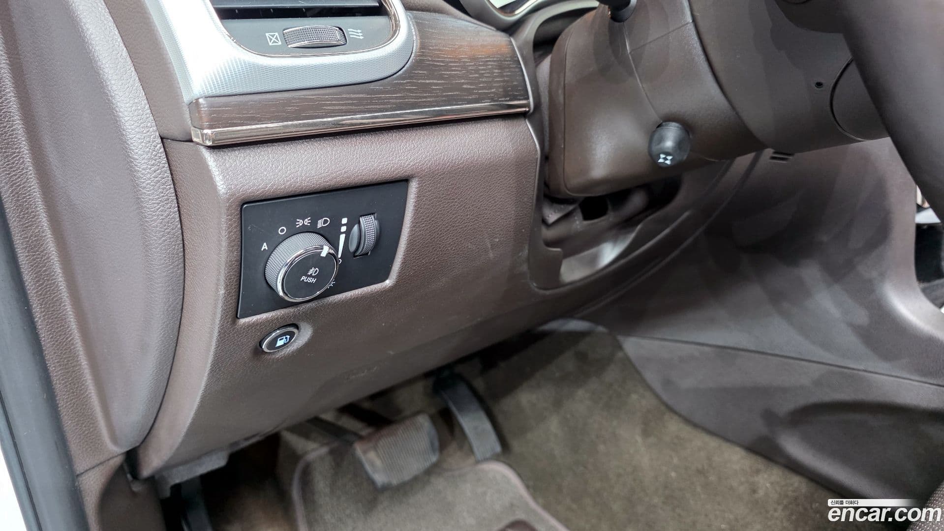 Main__Slider__Photo:Cherokee Jeep 2019.9-19