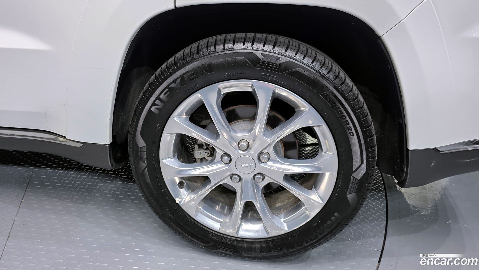 Main__Slider__Photo:Cherokee Jeep 2019.9-20