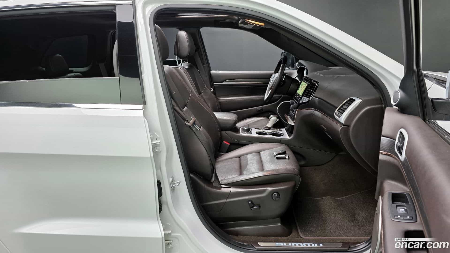 Cherokee Jeep 2019.9-INNER-036