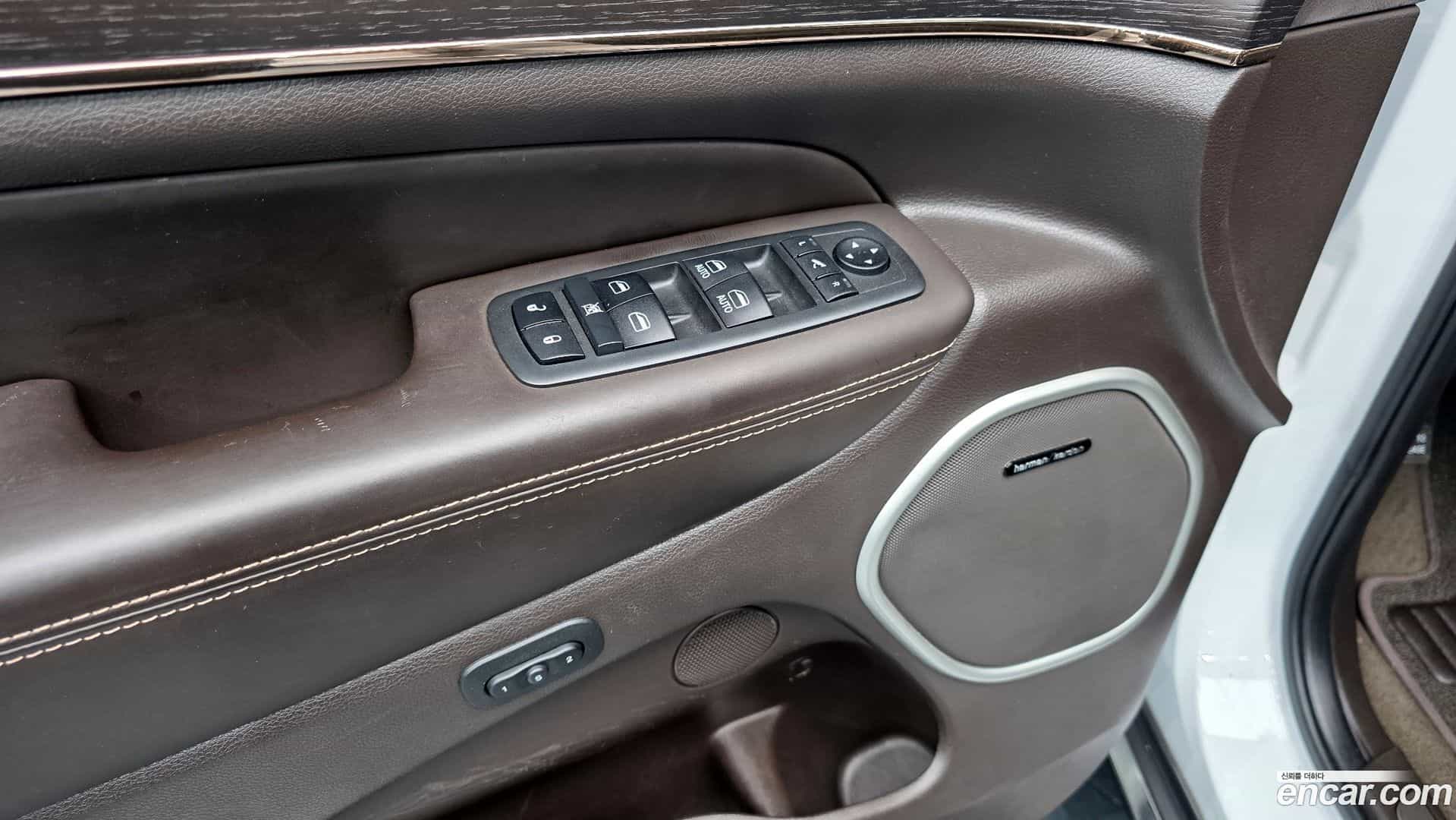 Cherokee Jeep 2019.9-OPTION-041