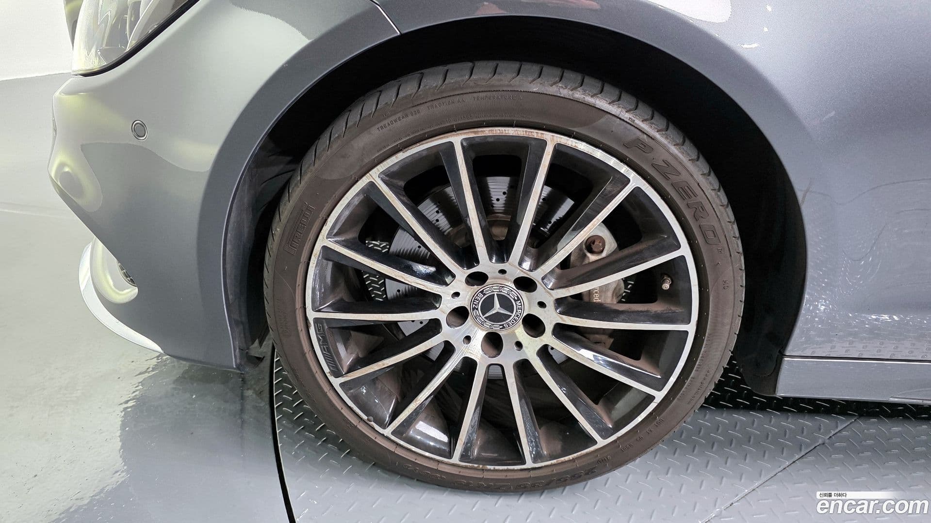Main__Slider__Photo:CLS-Class Mercedes-Benz 2017.5-4