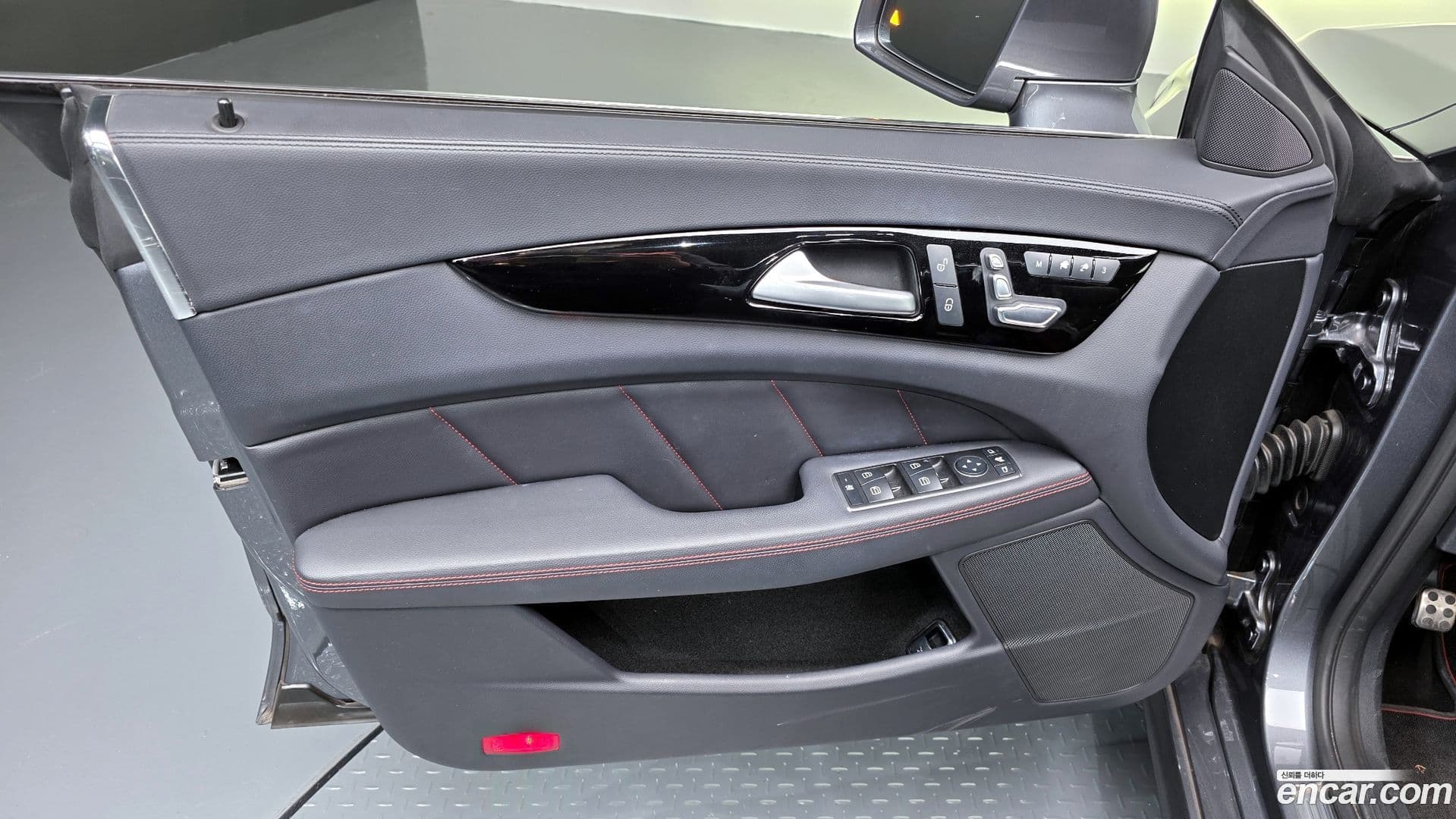 Main__Slider__Photo:CLS-Class Mercedes-Benz 2017.5-23