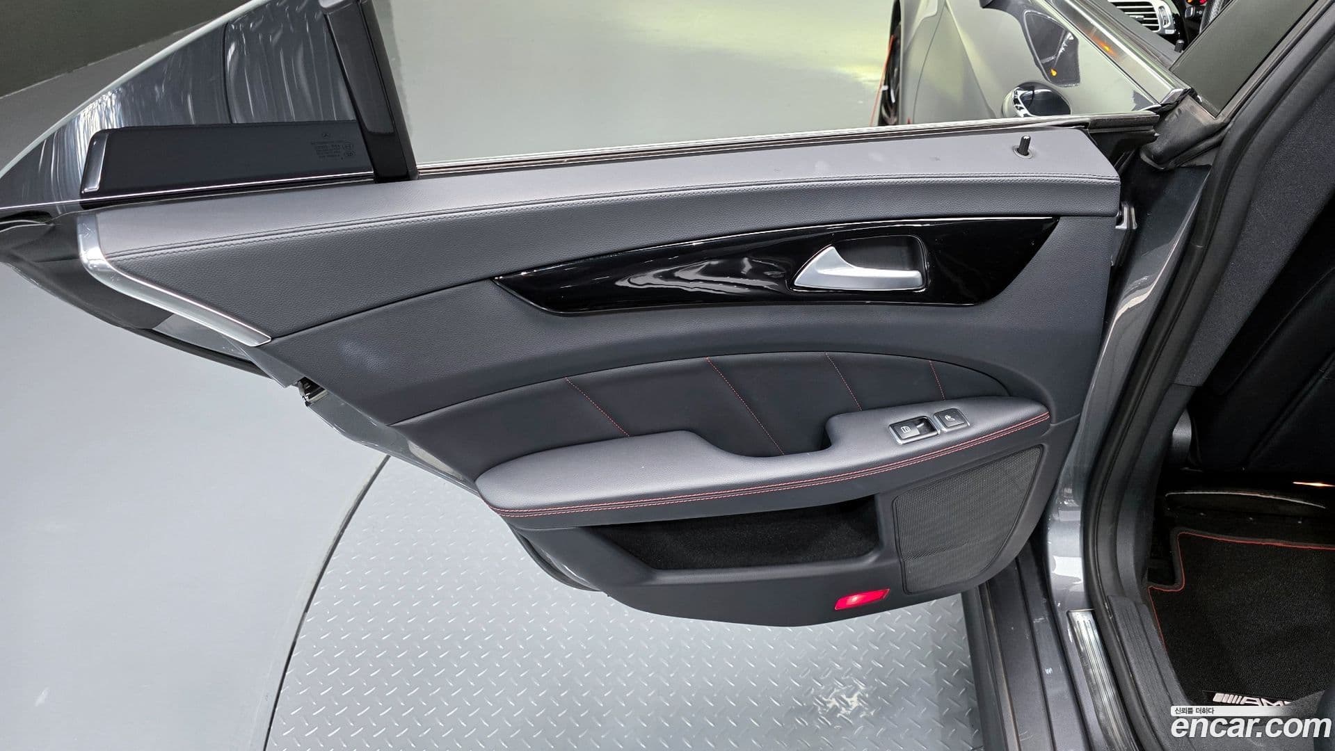 Main__Slider__Photo:CLS-Class Mercedes-Benz 2017.5-24