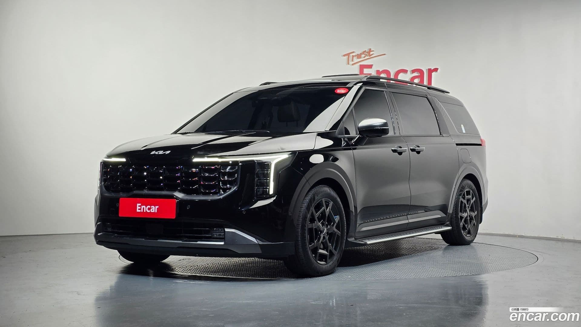 Main__Slider__Photo:Canival Kia 2024.3-0