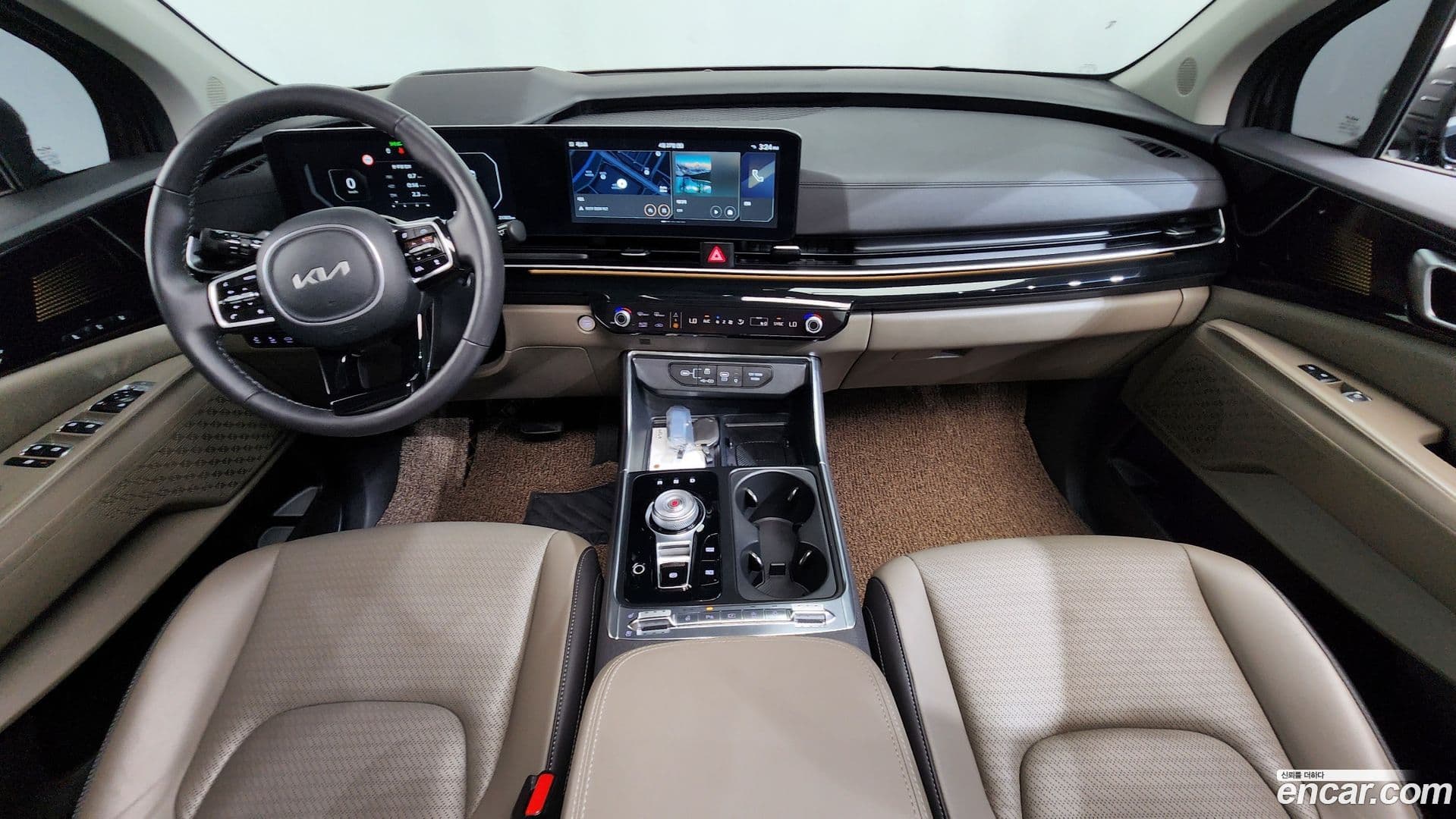 Main__Slider__Photo:Canival Kia 2024.3-6