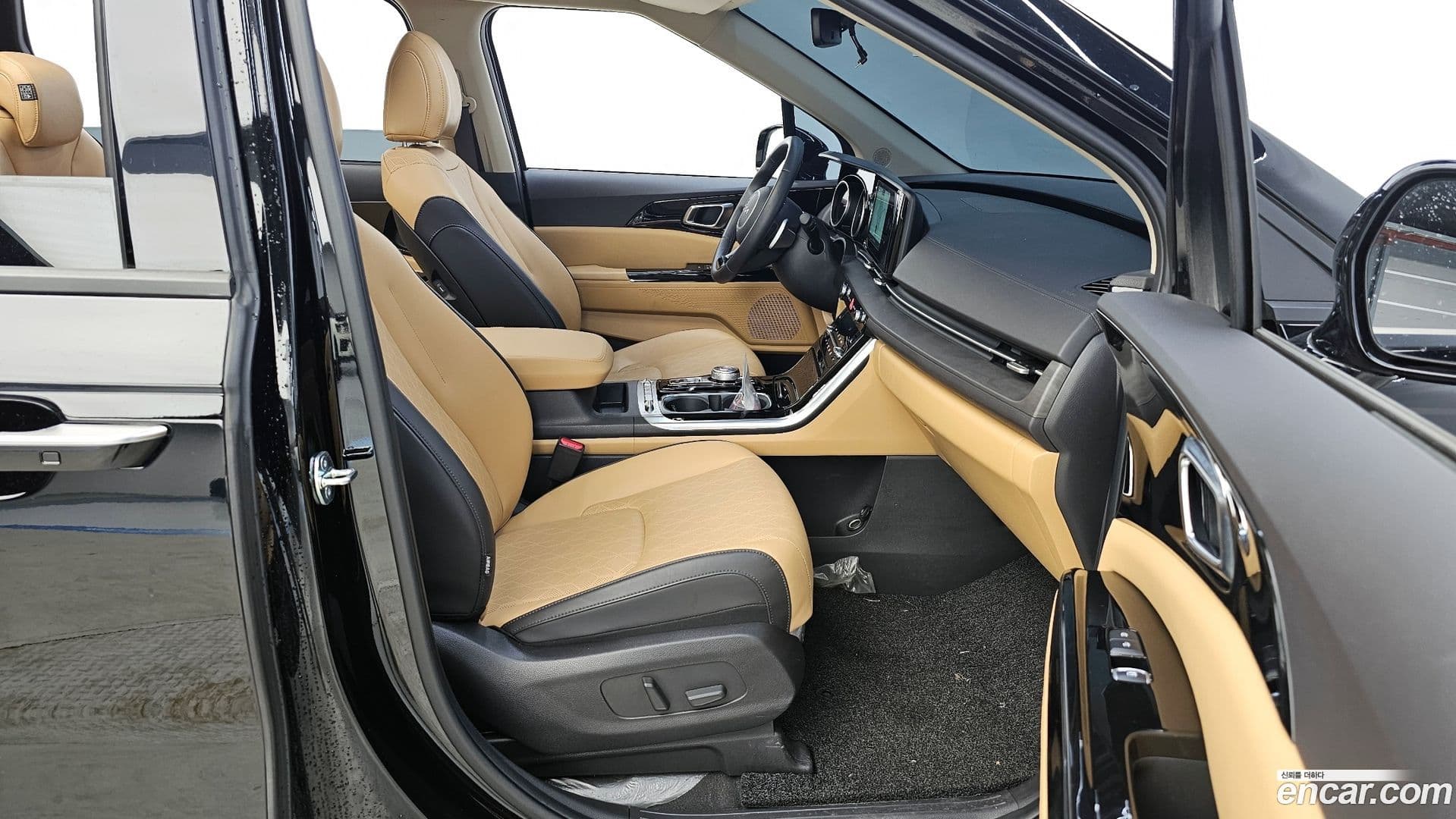Main__Slider__Photo:Canival Kia 2023.3-25