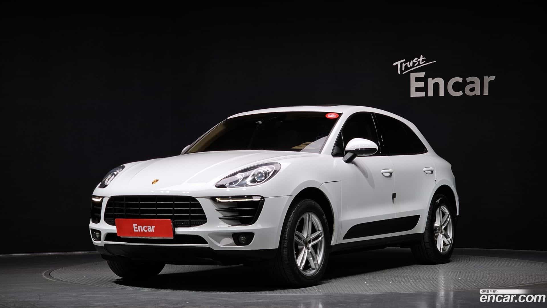Macan Porsche 2017.11-OUTER-001