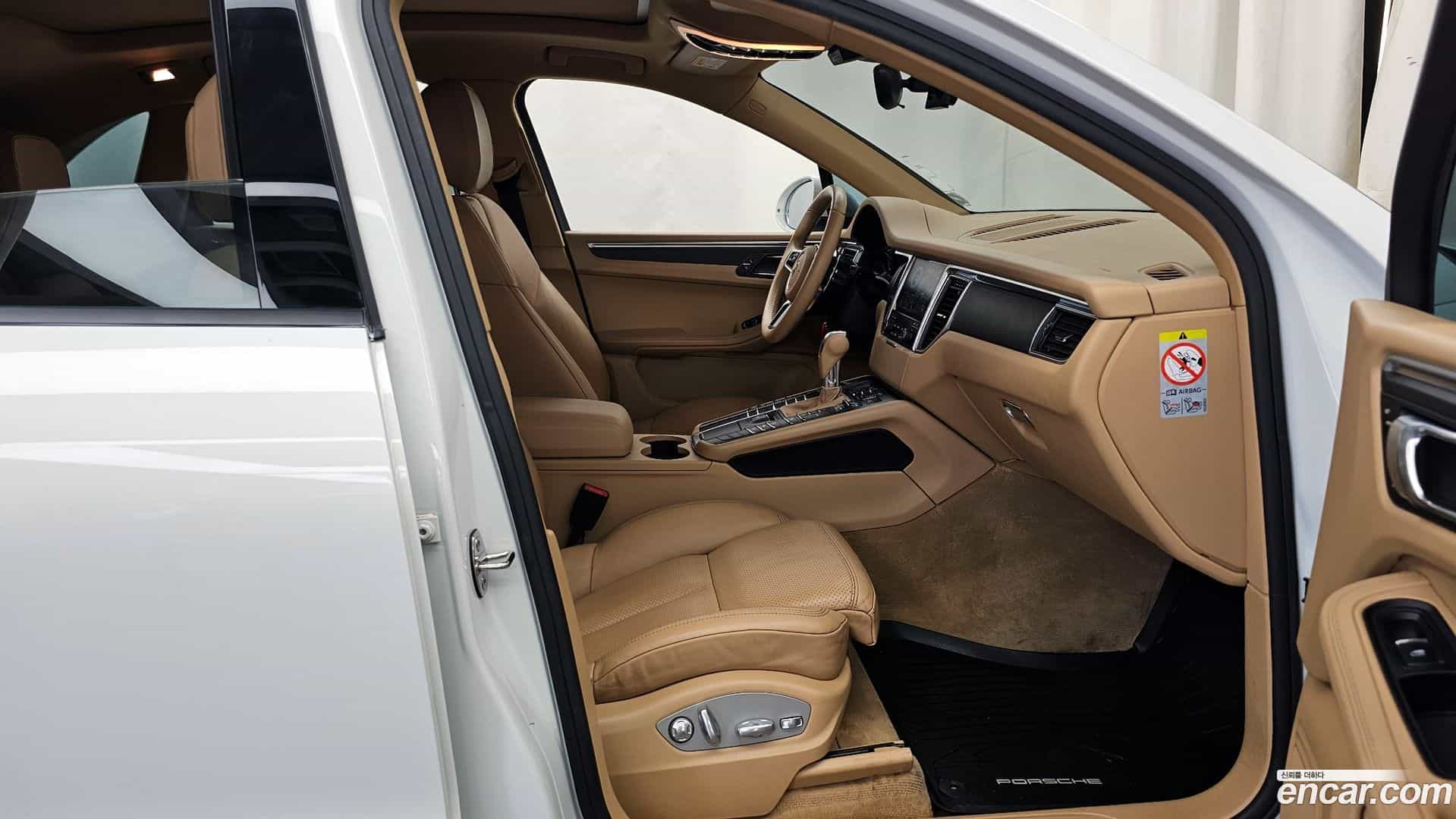 Macan Porsche 2017.11-OPTION-015