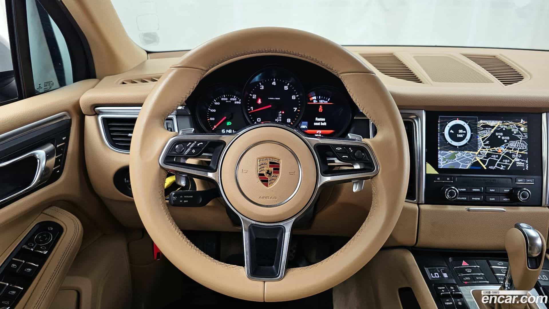 Macan Porsche 2017.11-OPTION-017