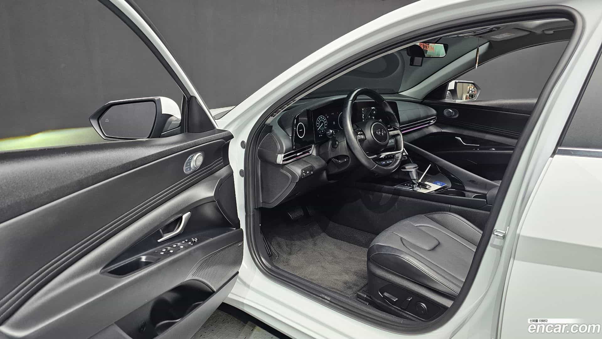 AVANTE Hyundai 2022.0-INNER-010