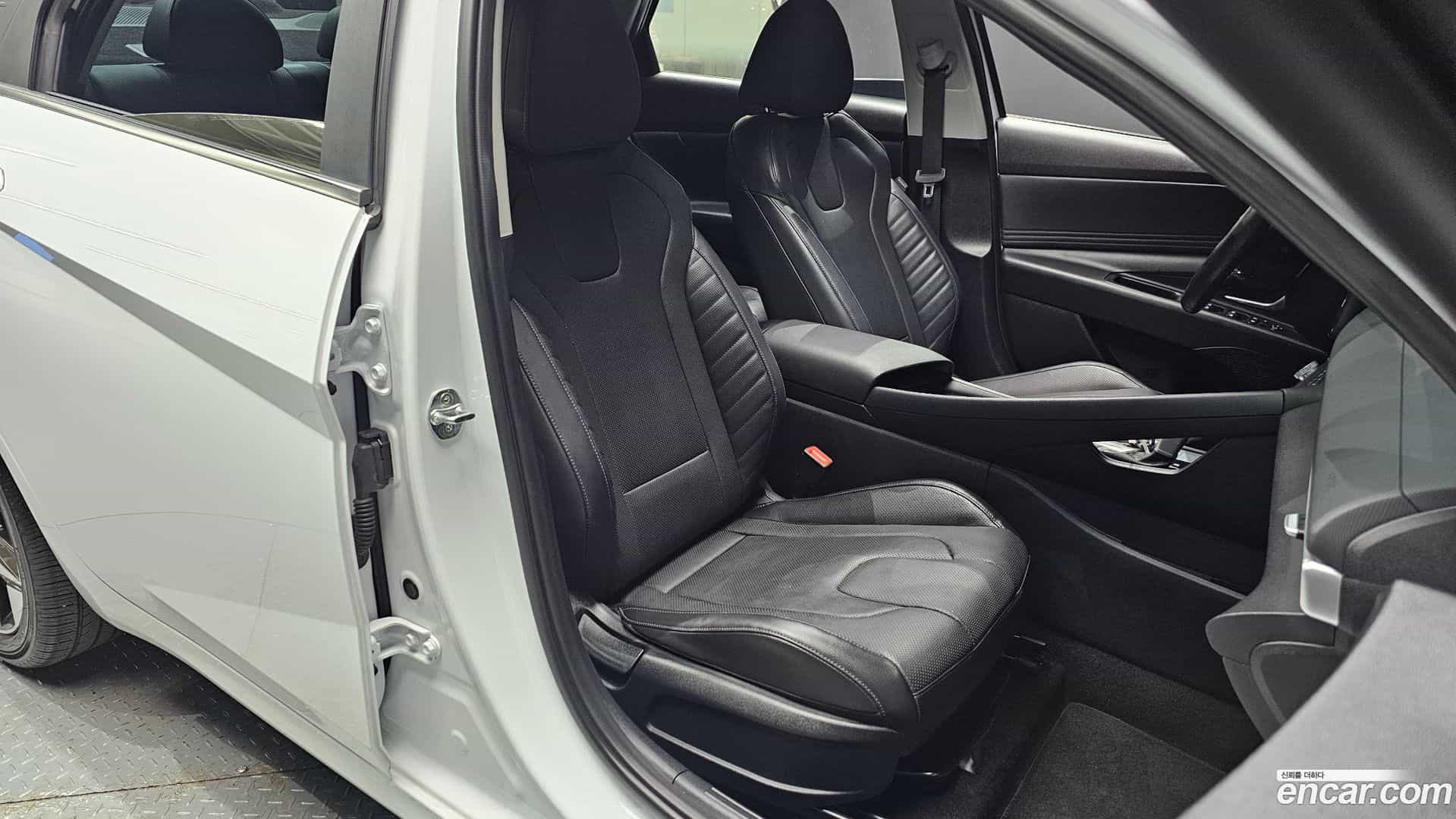 AVANTE Hyundai 2022.0-OPTION-015