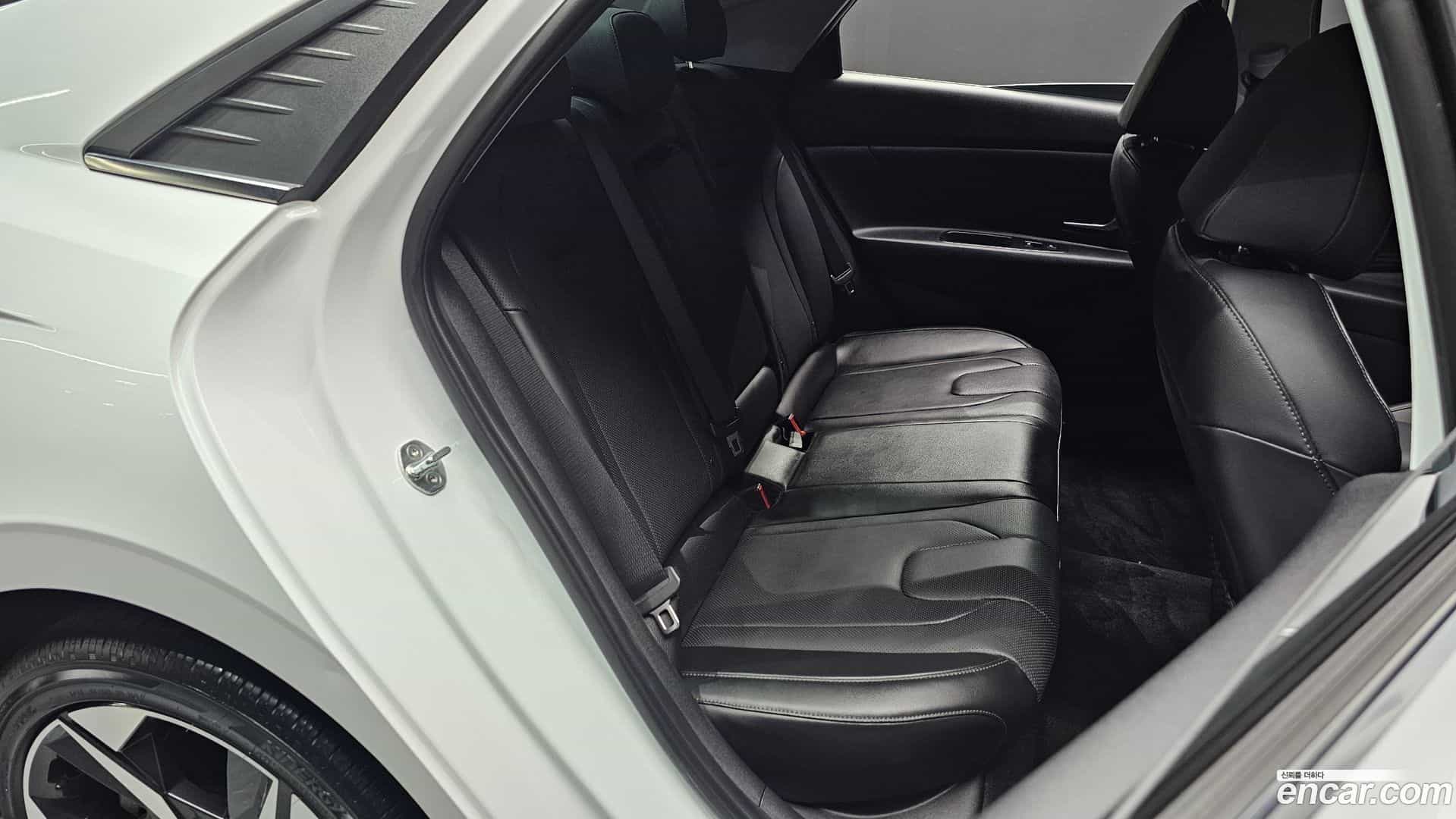 AVANTE Hyundai 2022.0-OPTION-016