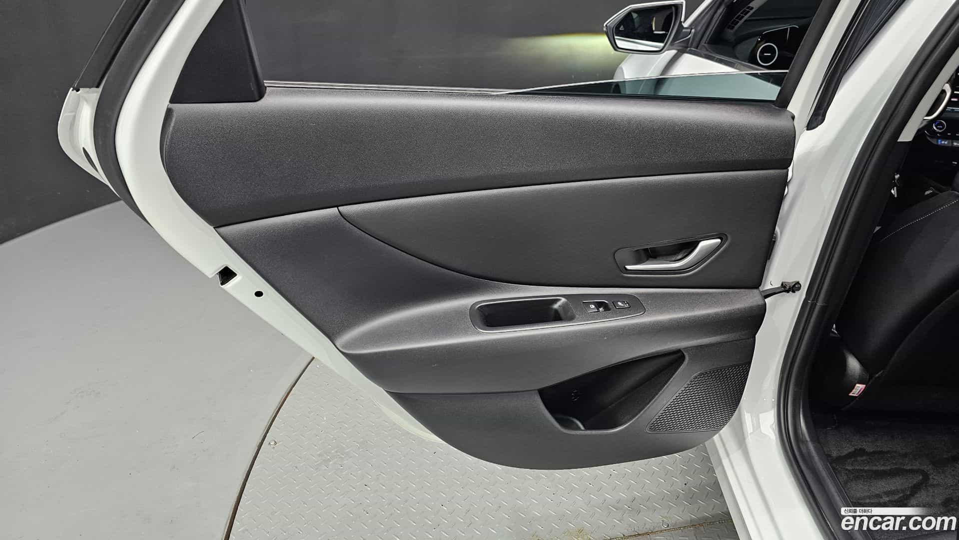 AVANTE Hyundai 2022.0-INNER-035