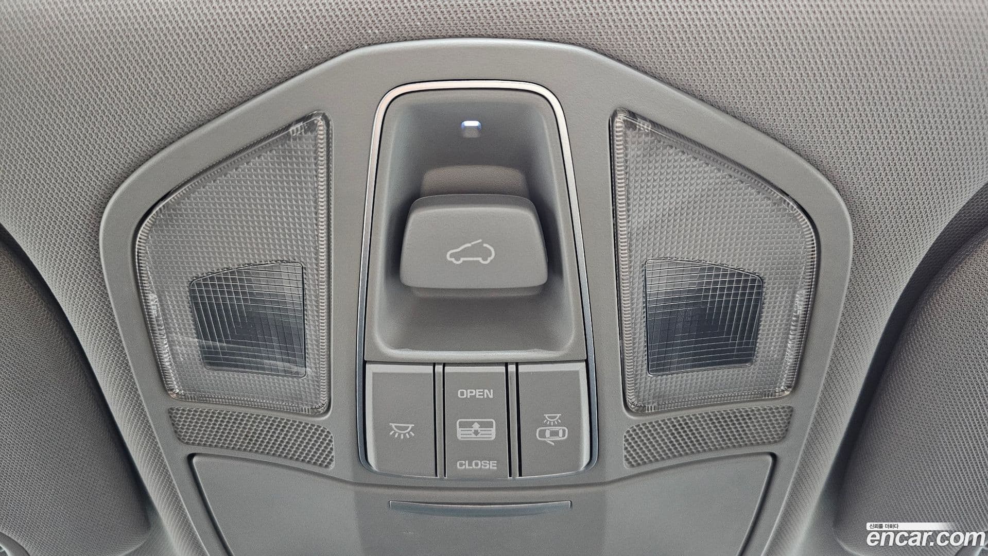 Main__Slider__Photo:Santafe Hyundai 2015.6-15