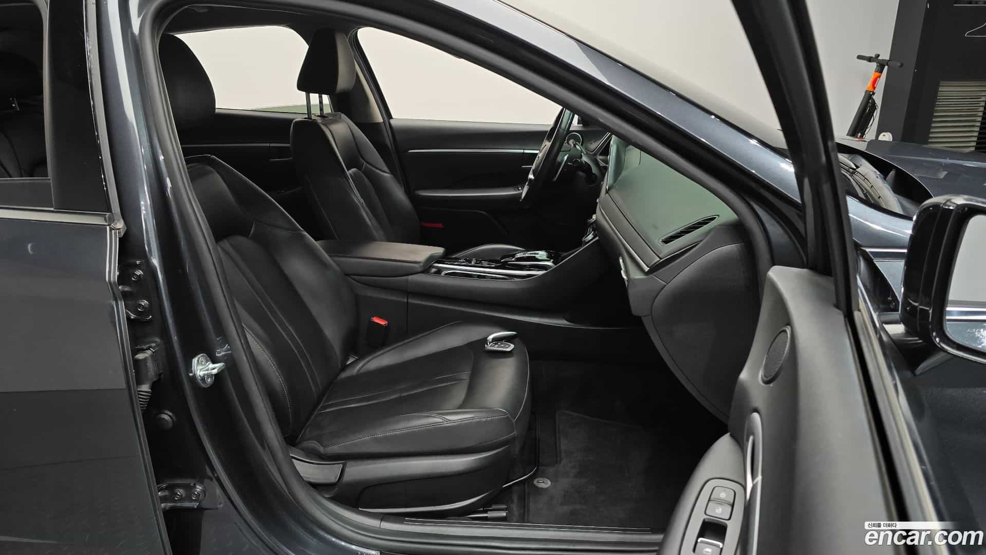 Sonata Hyundai 2022.2-INNER-036