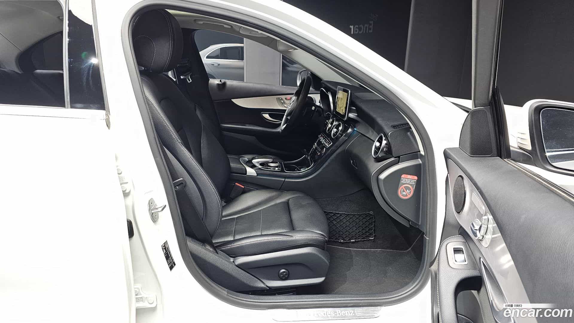 C-Class Mercedes-Benz 2017.5-OPTION-016