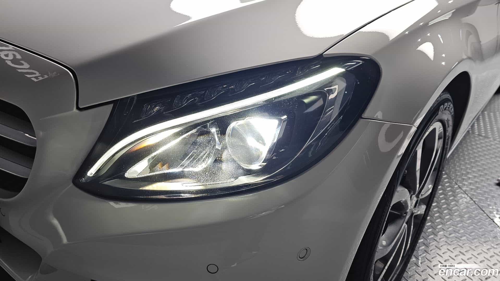 C-Class Mercedes-Benz 2017.5-OUTER-032