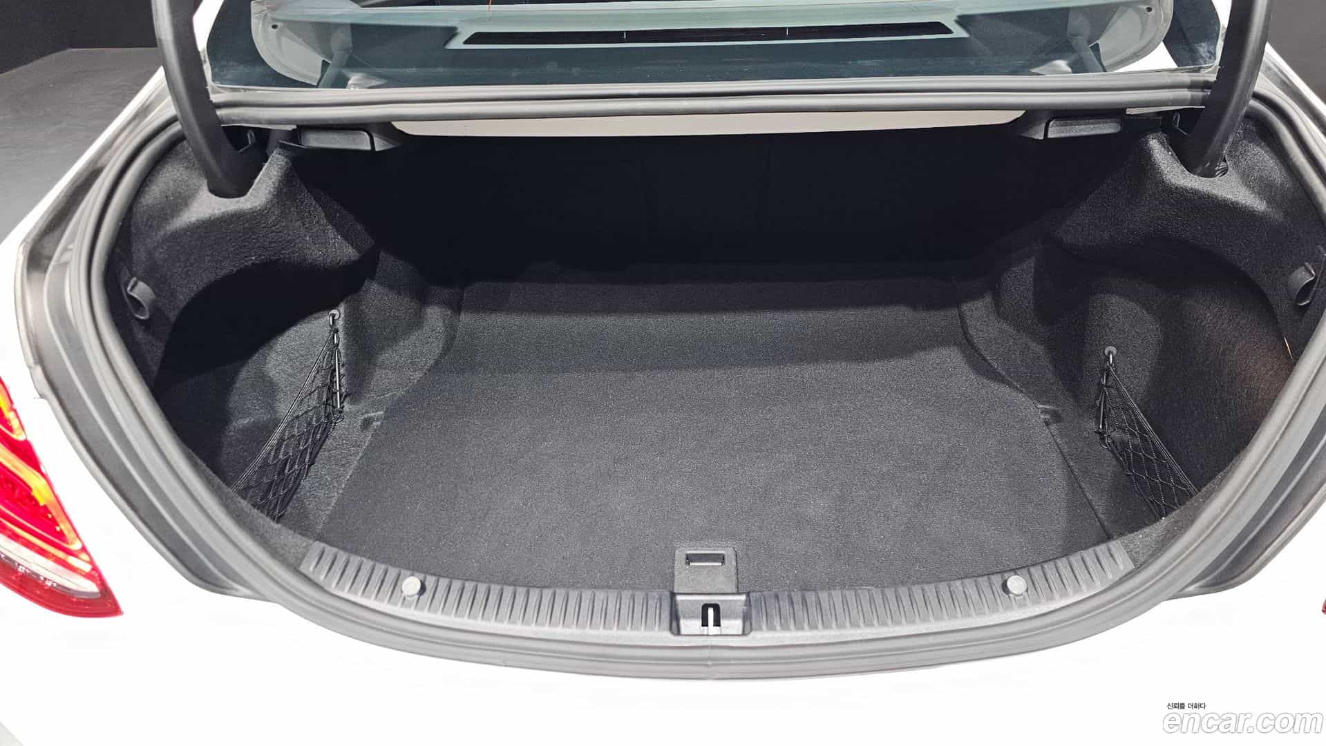 C-Class Mercedes-Benz 2017.5-OPTION-040