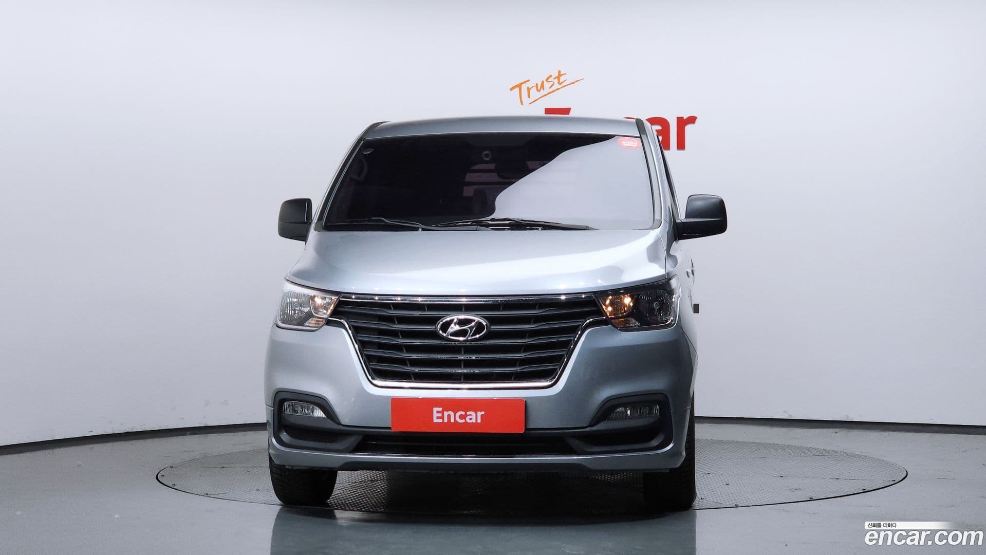 Main__Slider__Photo:Starex Hyundai 2019.2-2