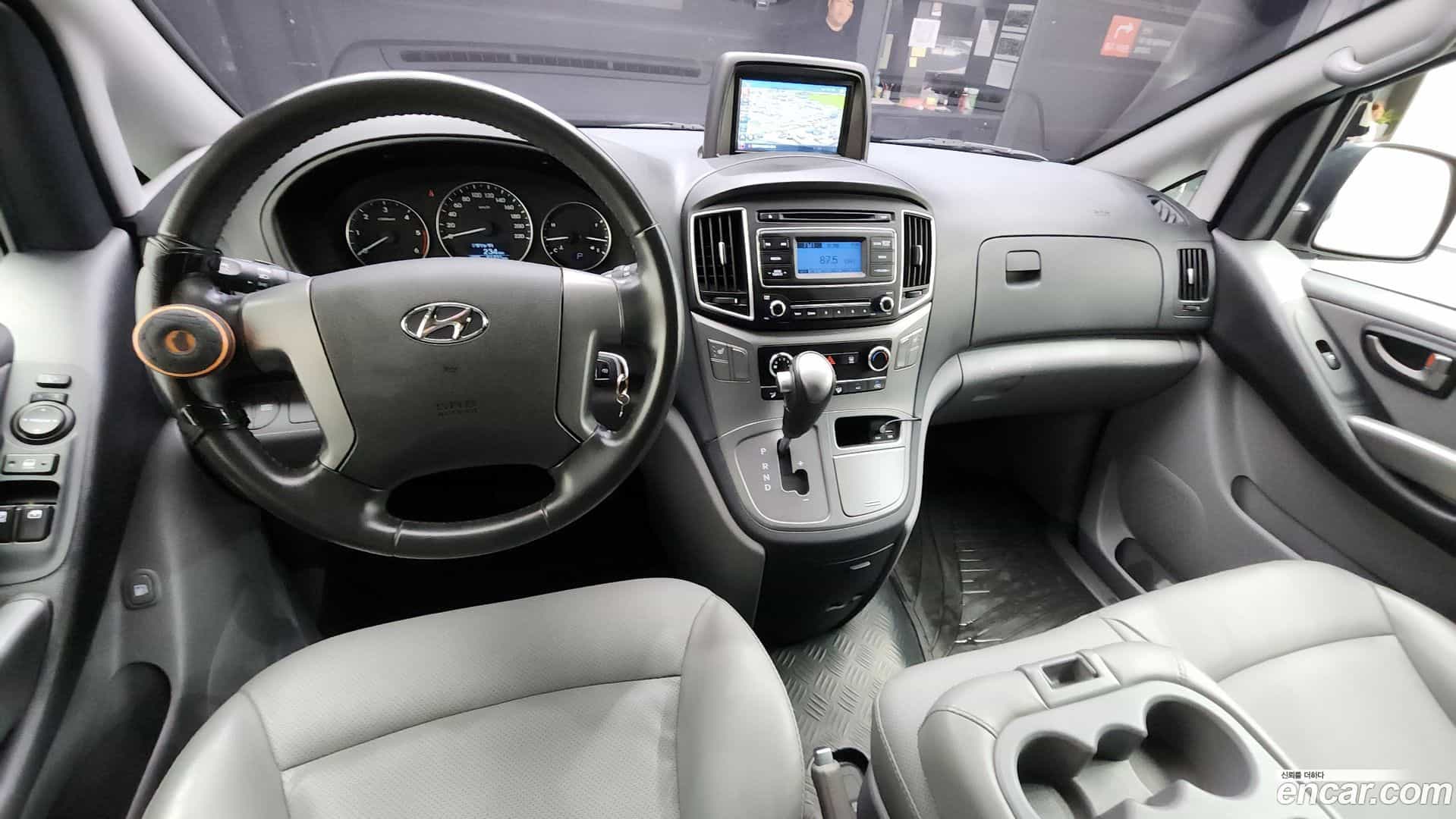 Starex Hyundai 2019.2-INNER-007