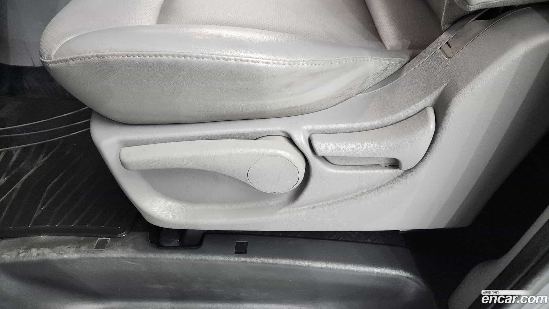 Starex Hyundai 2019.2-OPTION-044