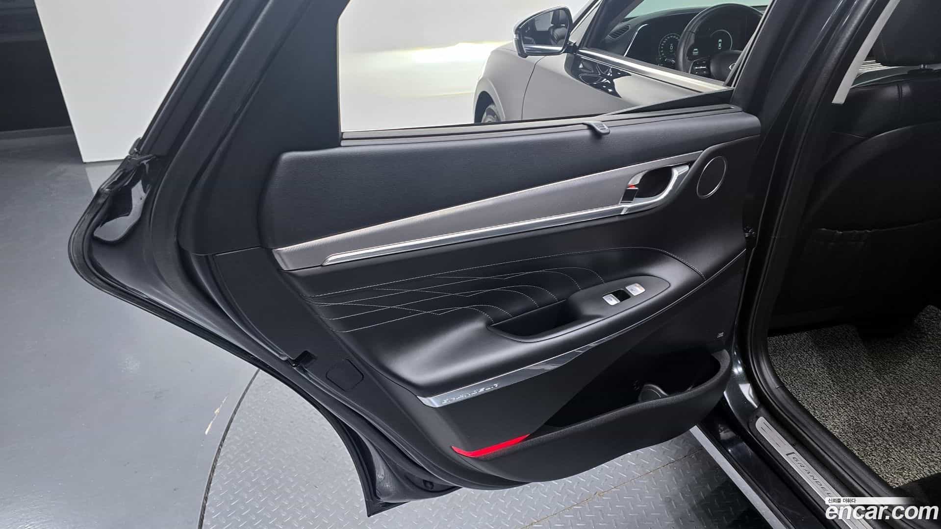 Grandeur Hyundai 2020.1-INNER-035