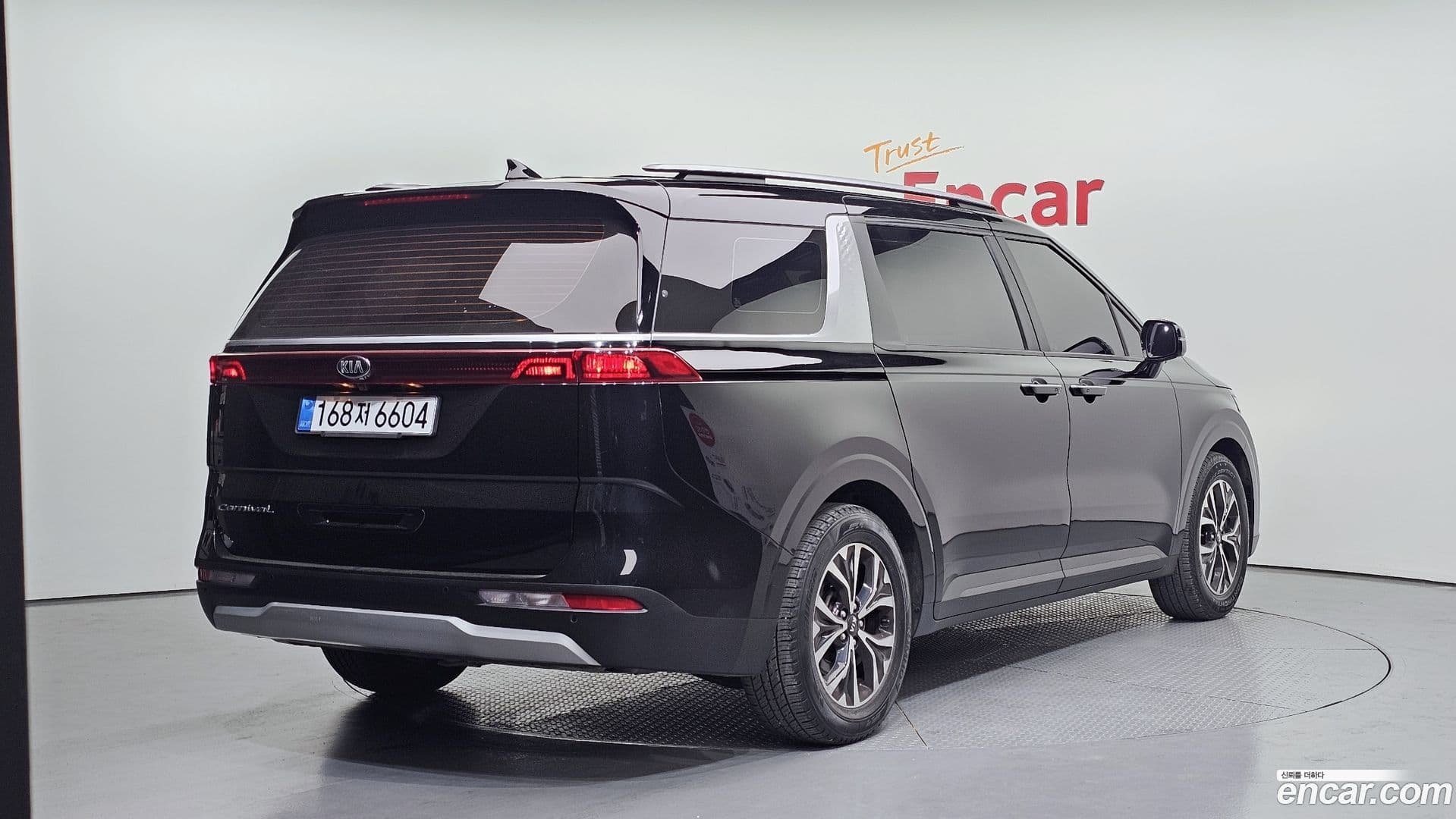 Main__Slider__Photo:Canival Kia 2021.2-1