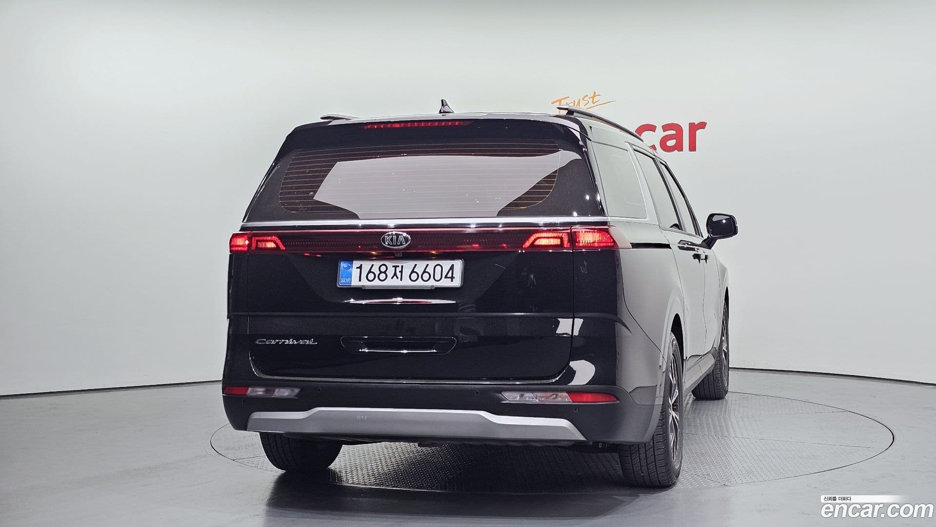 Main__Slider__Photo:Canival Kia 2021.2-3