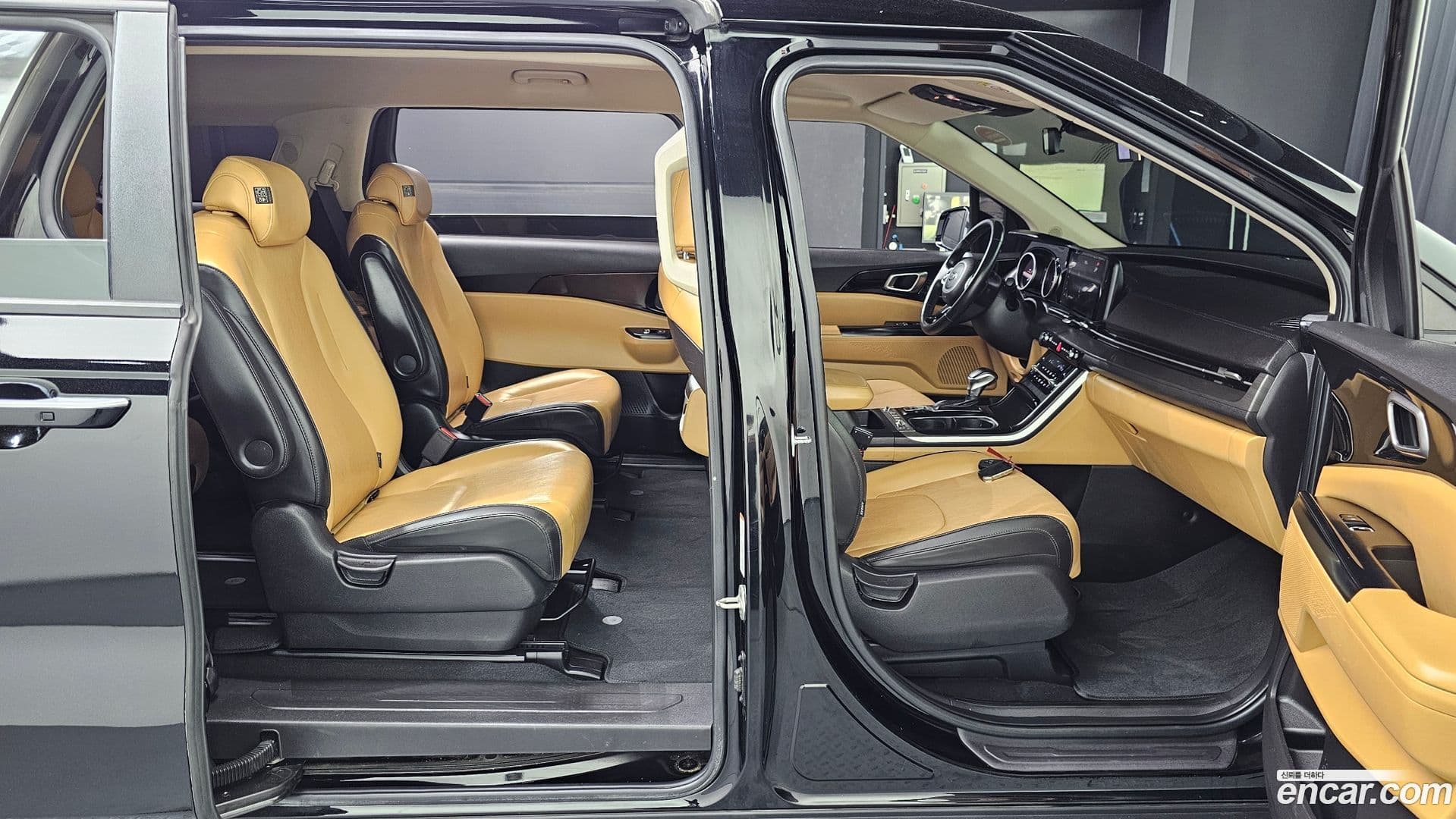 Main__Slider__Photo:Canival Kia 2021.2-10