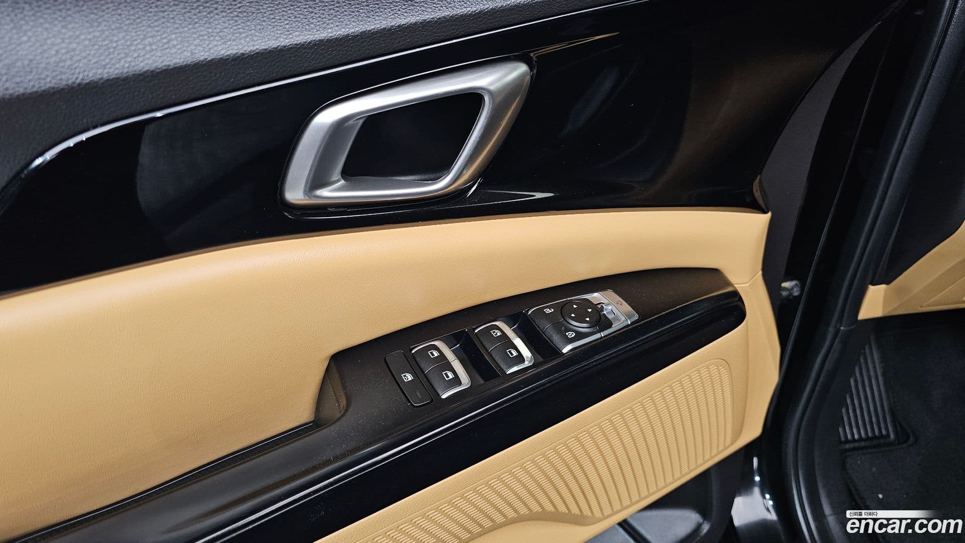 Main__Slider__Photo:Canival Kia 2021.2-11