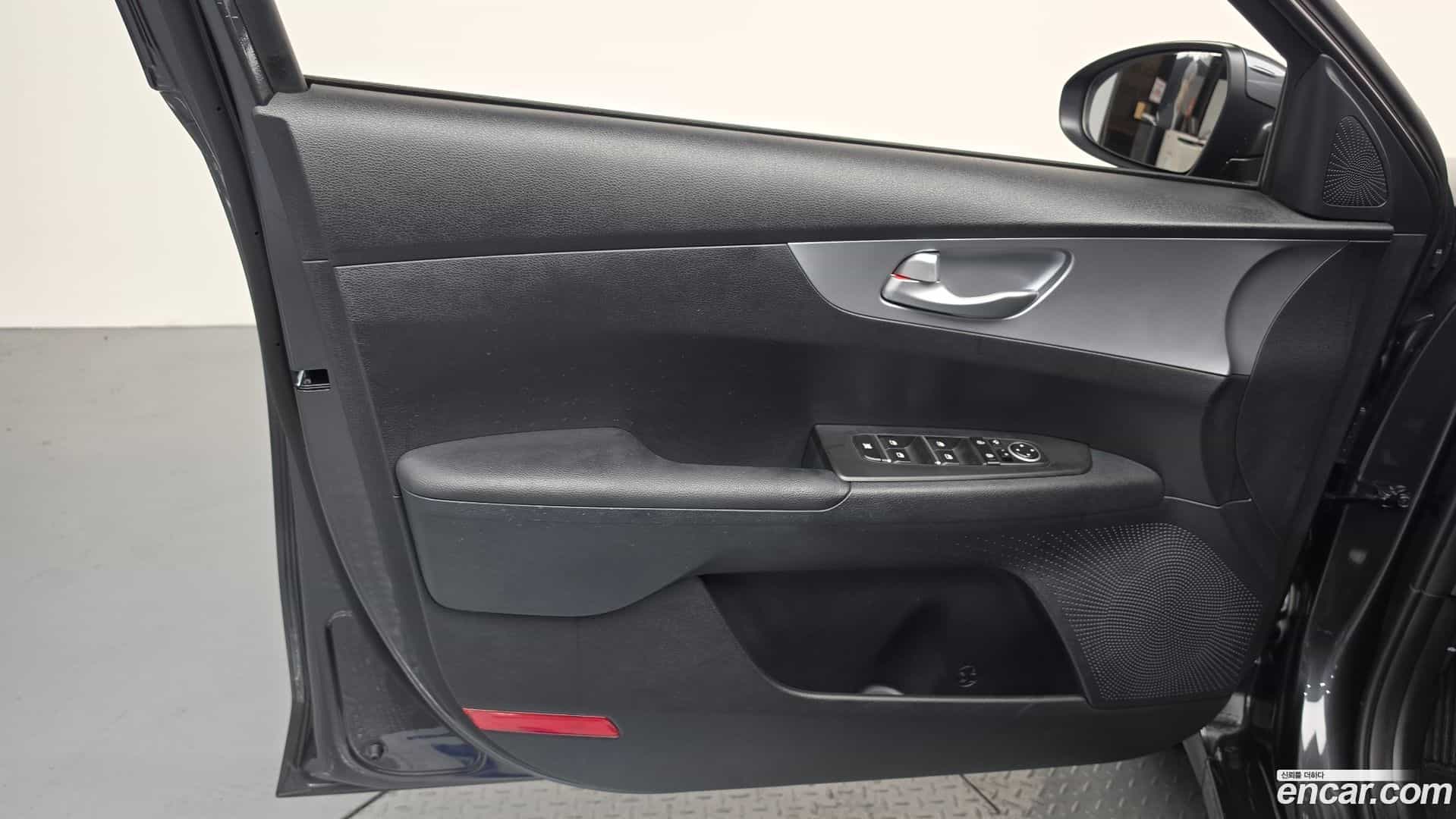 K3 Kia 2023.1-INNER-034
