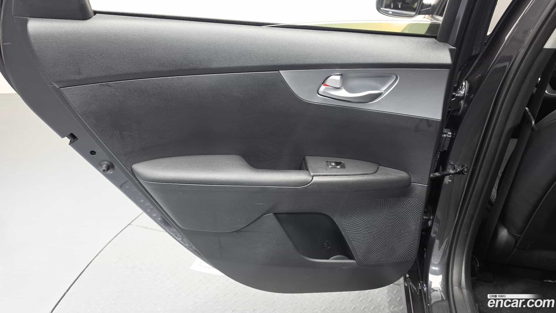 K3 Kia 2023.1-INNER-035