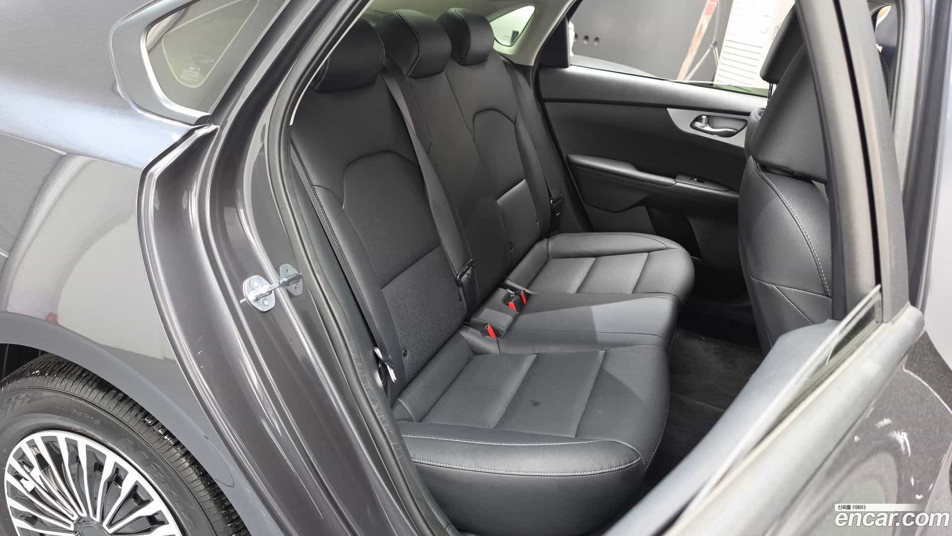 K3 Kia 2023.1-INNER-036