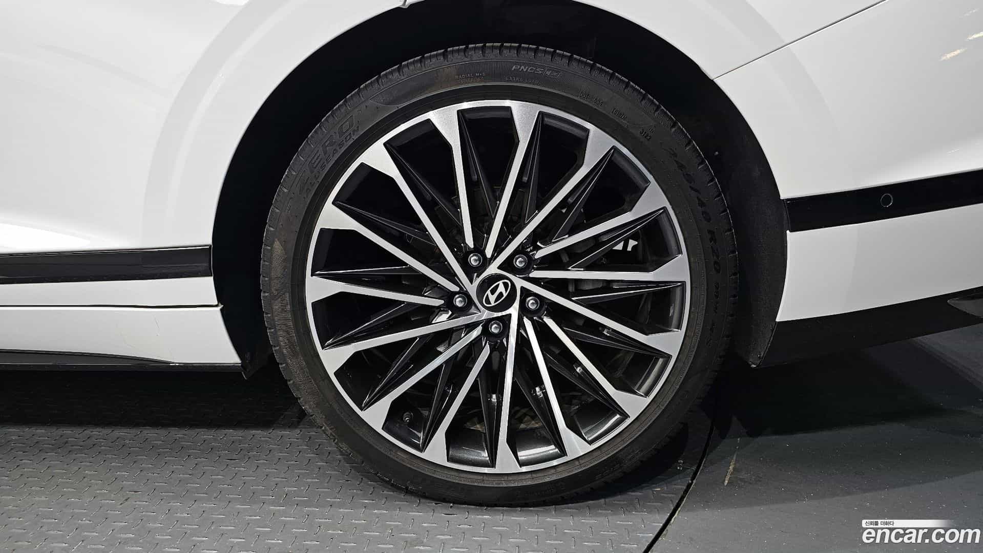 Grandeur Hyundai 2023.11-OUTER-031
