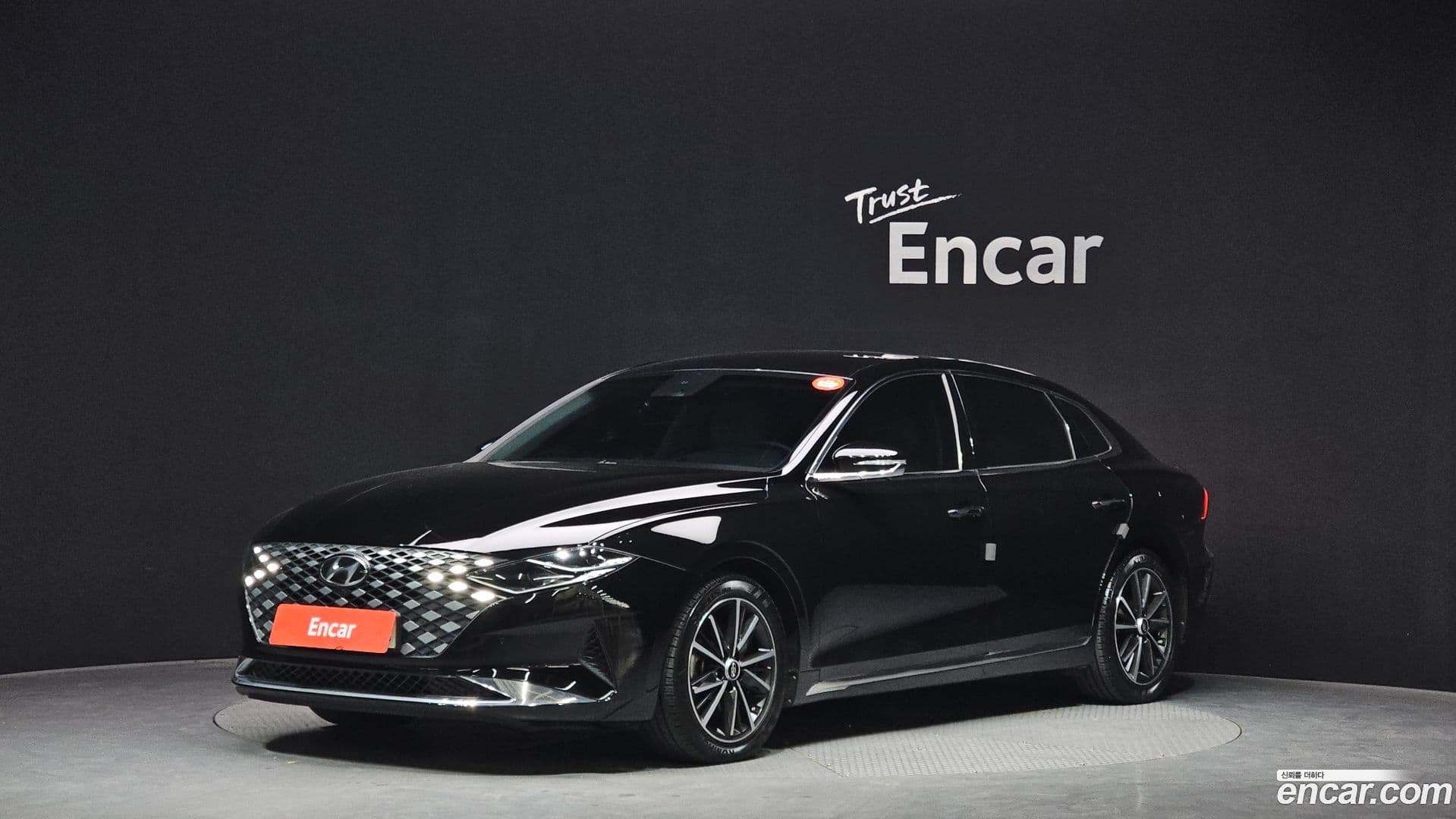 Main__Slider__Photo:Grandeur Hyundai 2021.6-0