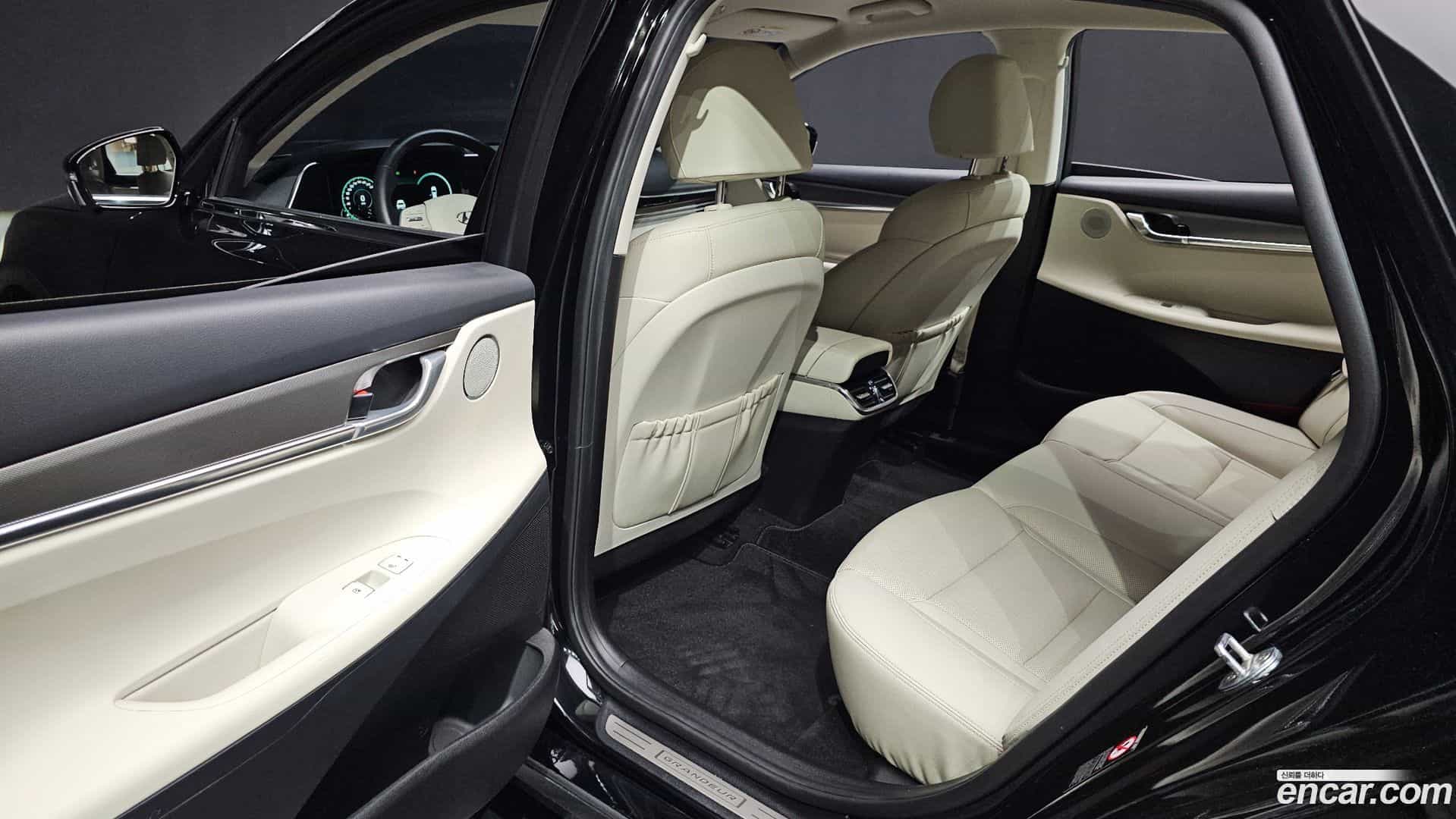 Grandeur Hyundai 2021.6-OPTION-015