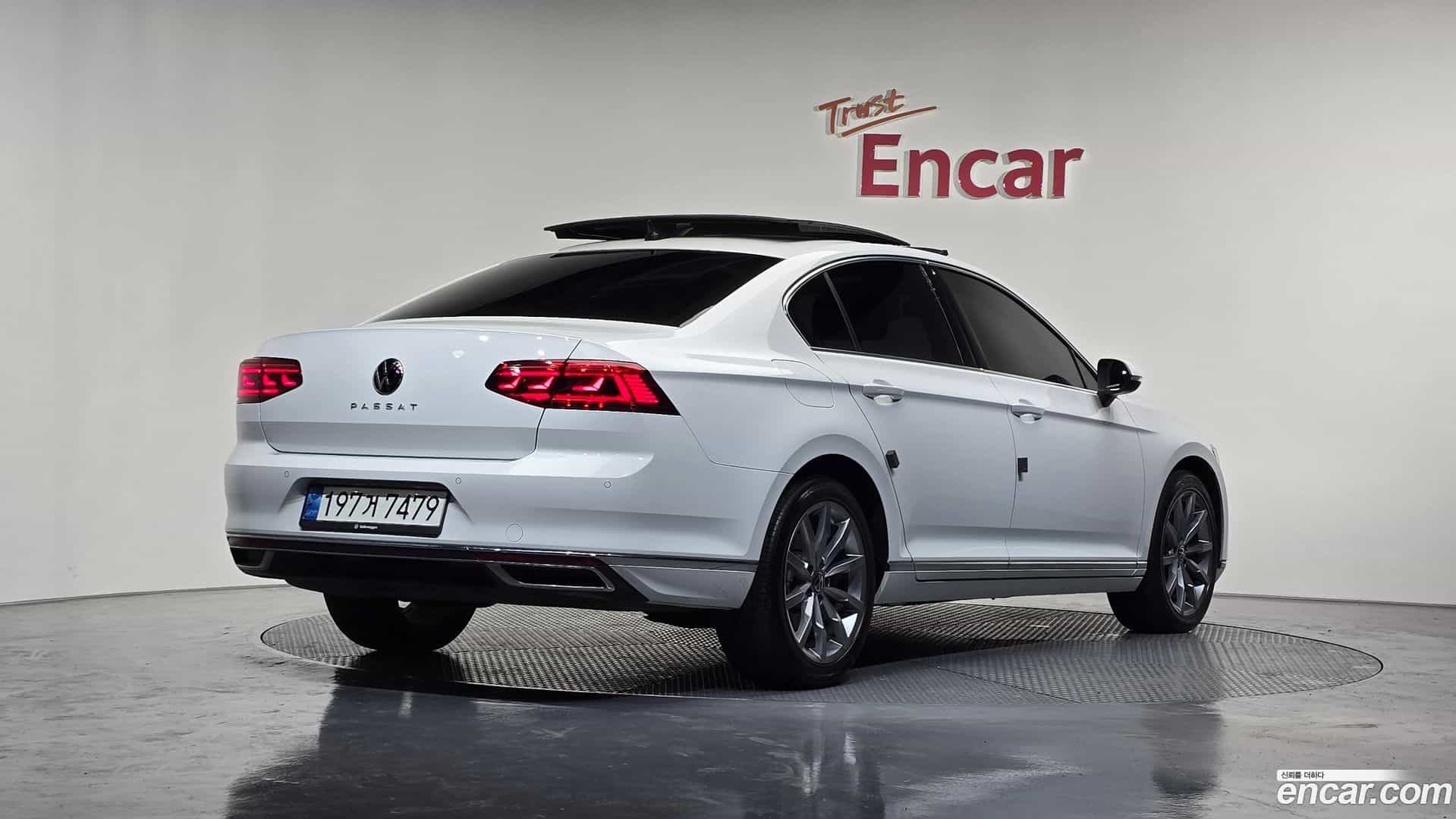 Passat Volkswagen 2021.5-OUTER-002