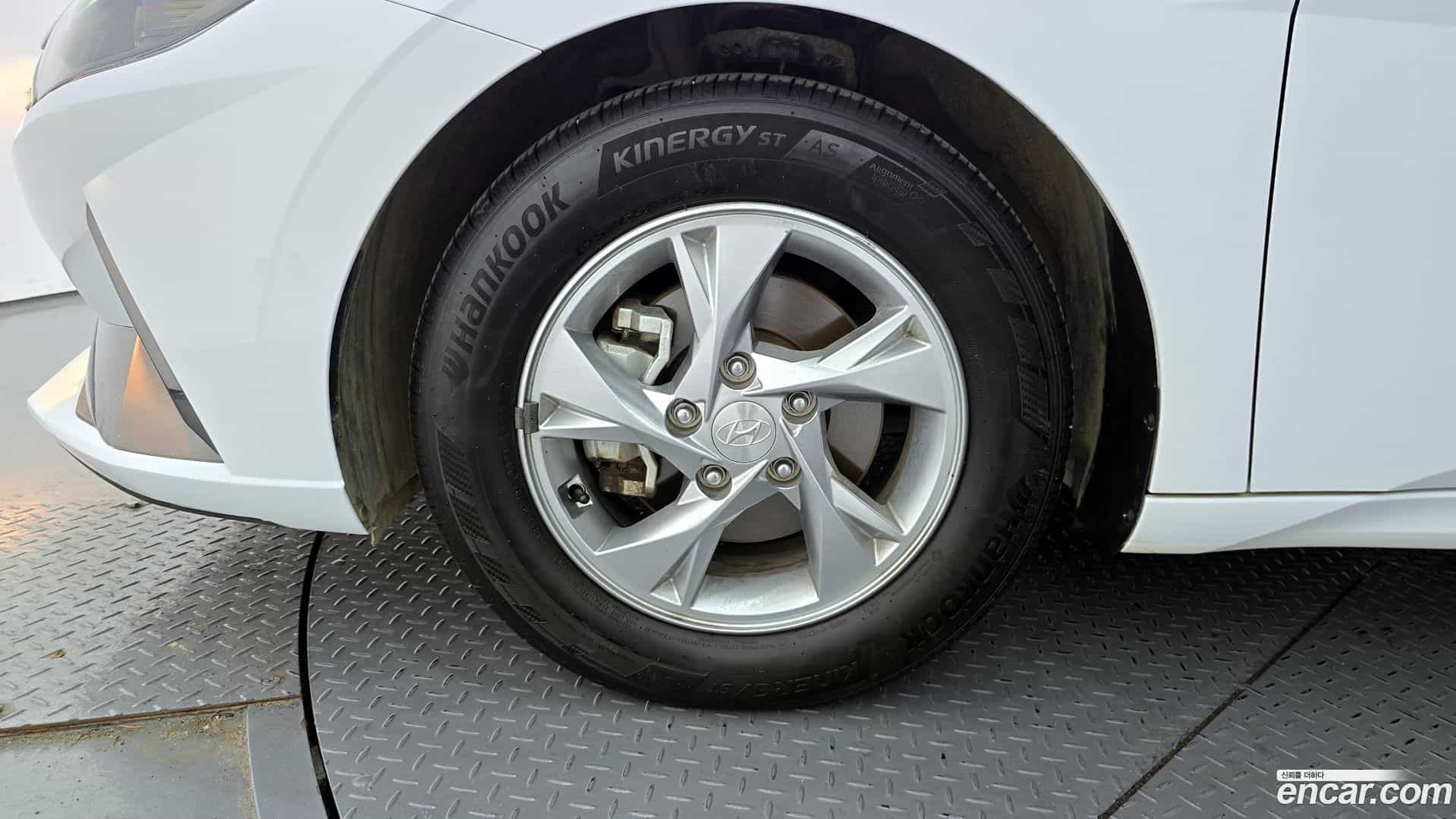 AVANTE Hyundai 2022.0-OUTER-005