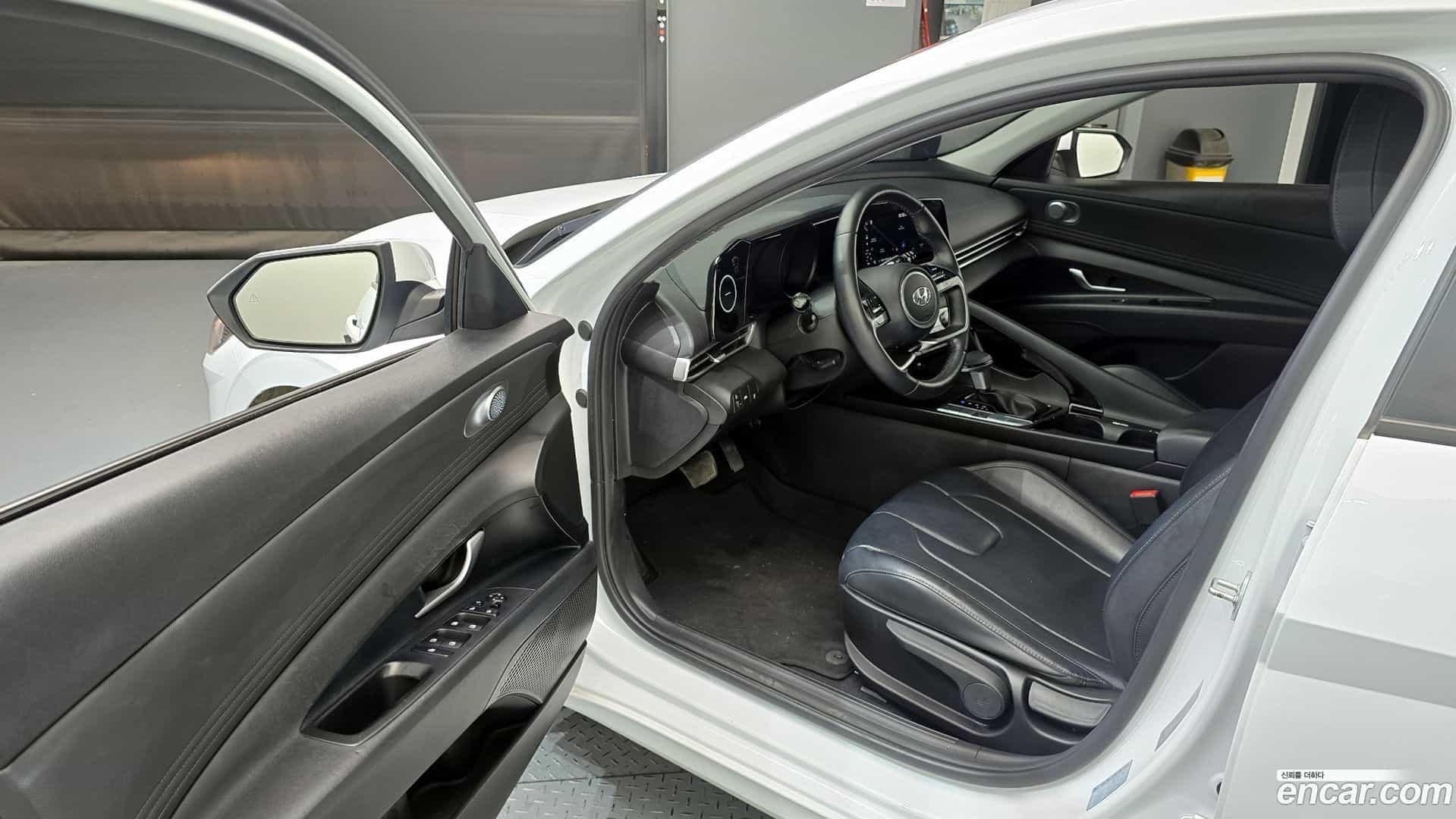 AVANTE Hyundai 2022.0-INNER-010