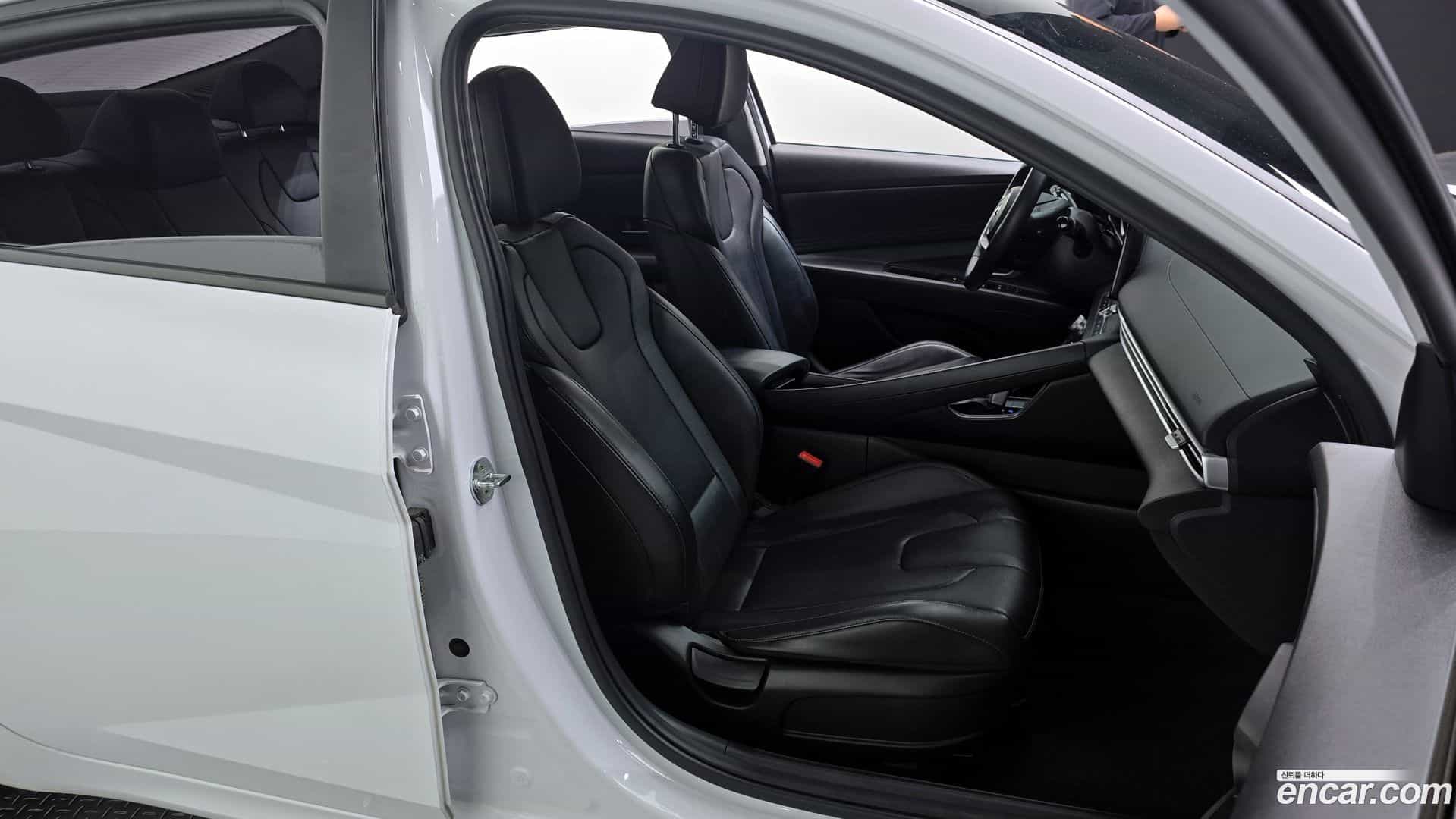 AVANTE Hyundai 2022.0-OPTION-015