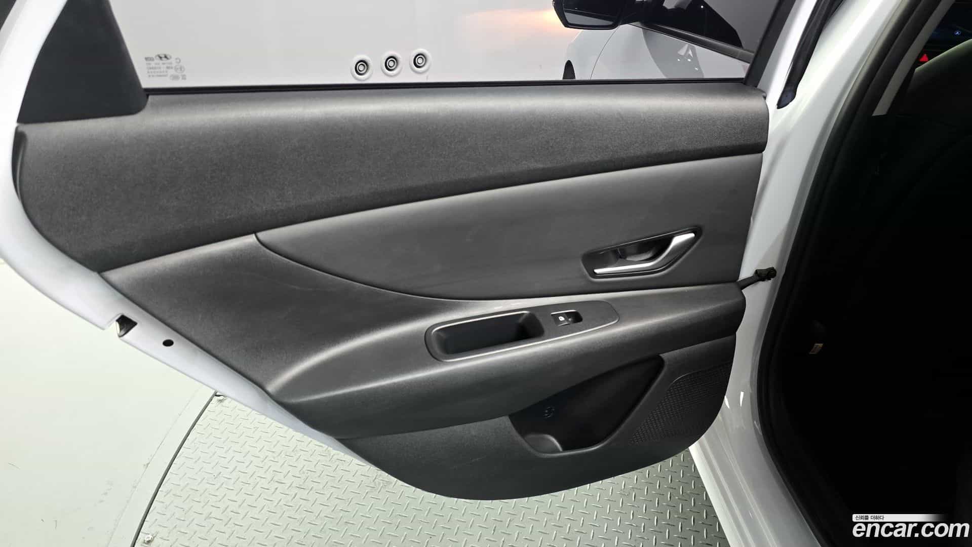 AVANTE Hyundai 2022.0-INNER-035